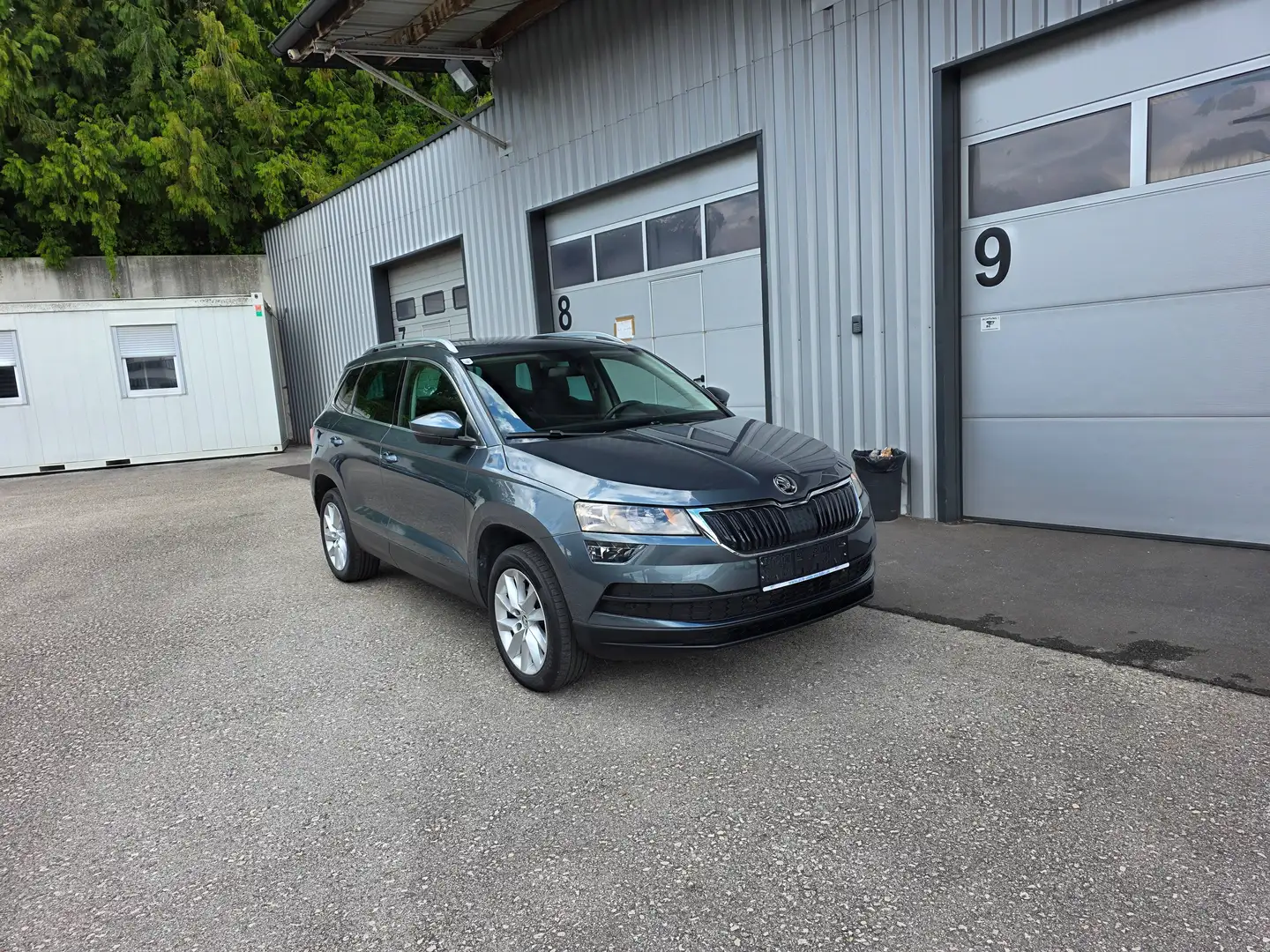 Skoda Karoq Ambition Grau - 2