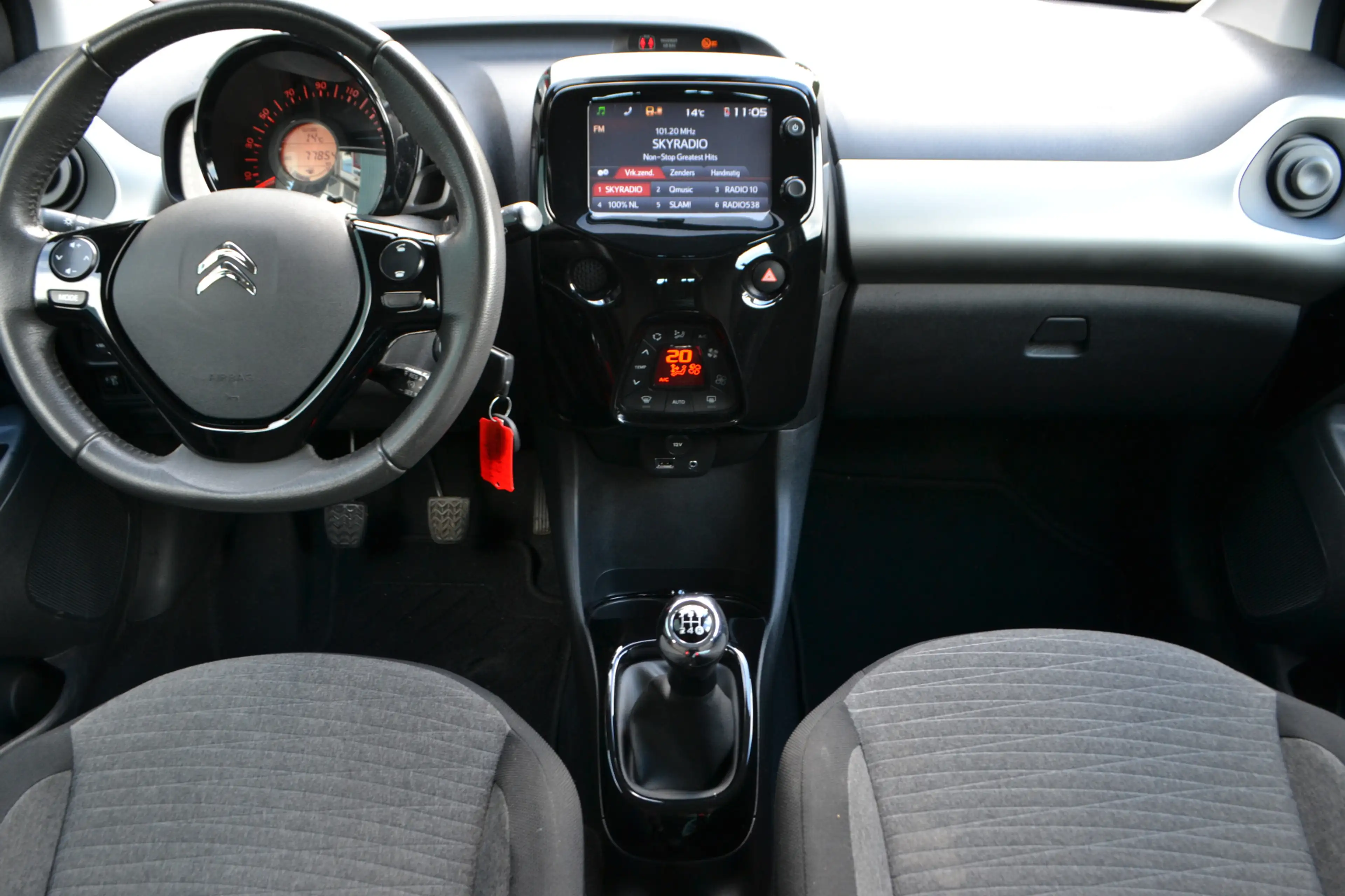 Citroen C1 1.0 e-VTi Shine — photo 4