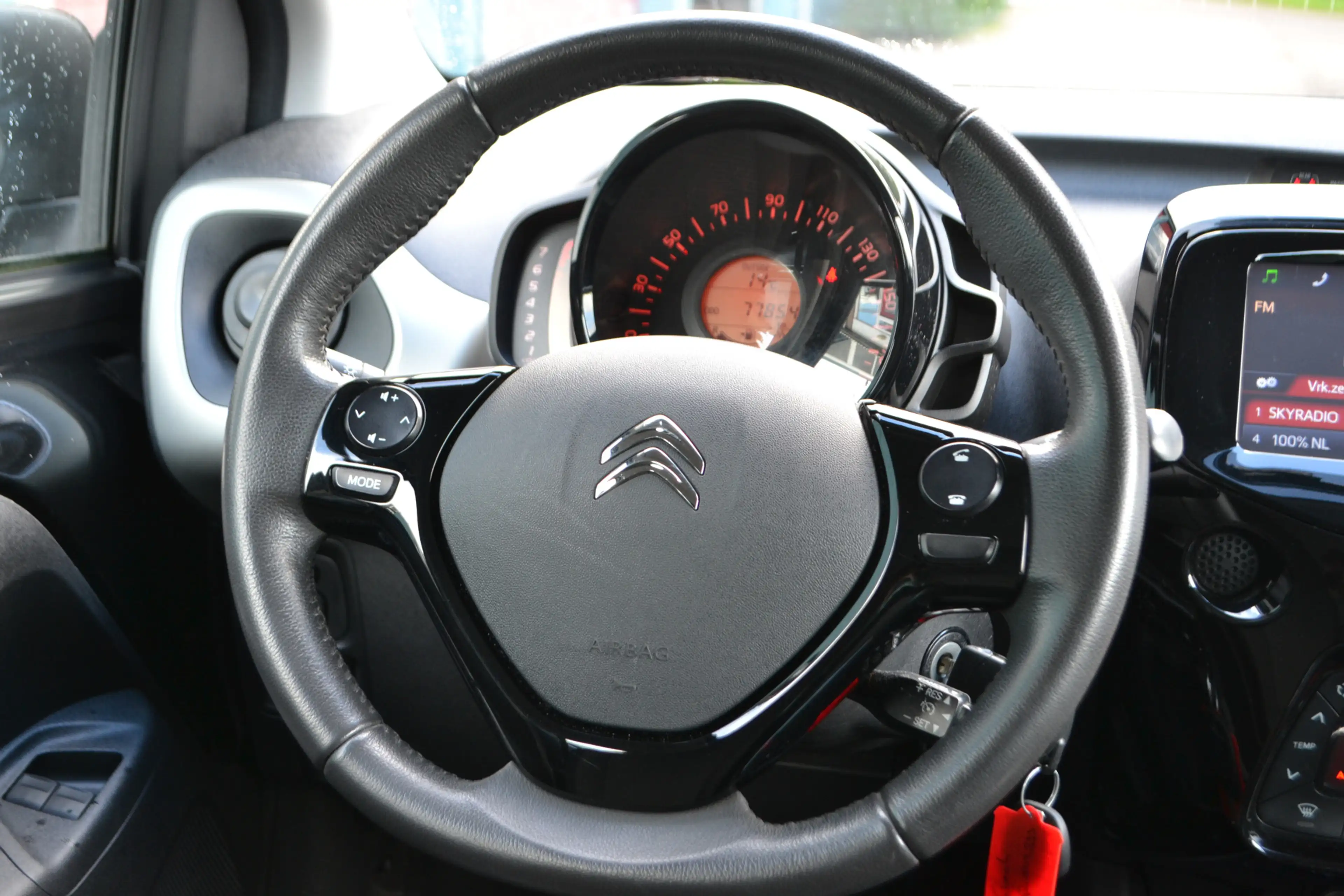 Citroen C1 1.0 e-VTi Shine — photo 9
