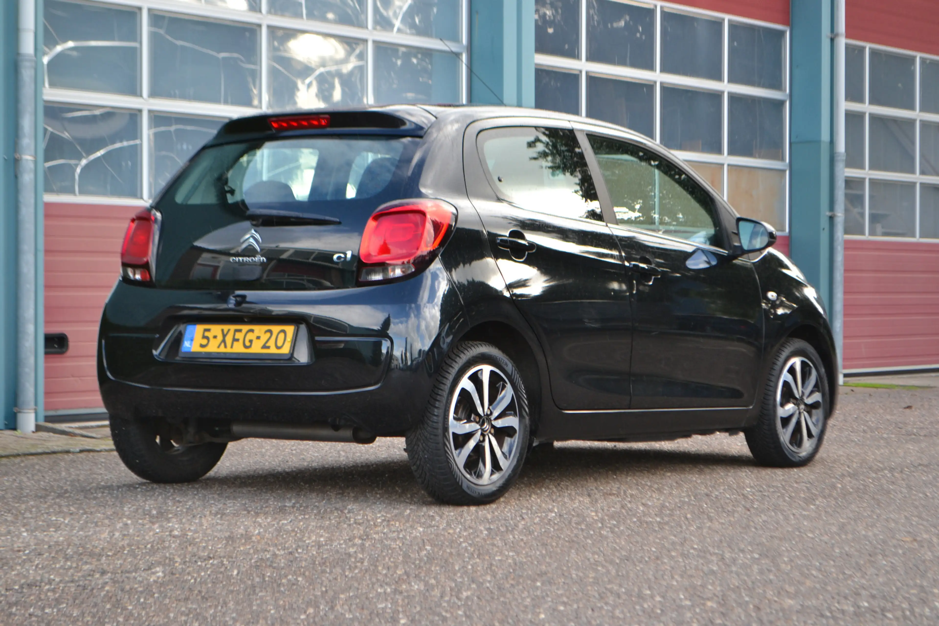 Citroen C1 1.0 e-VTi Shine — photo 2