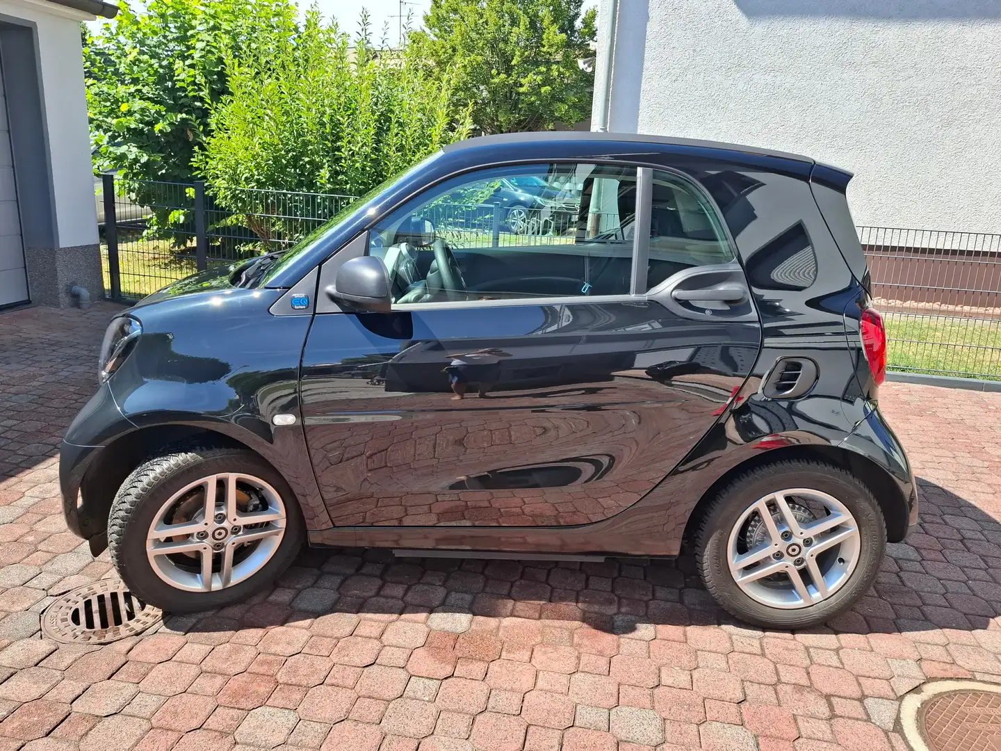 smart forTwo EQ Coupe Navi, LED, Allwetterr, BC, Alu, Garantie Schwarz - 2