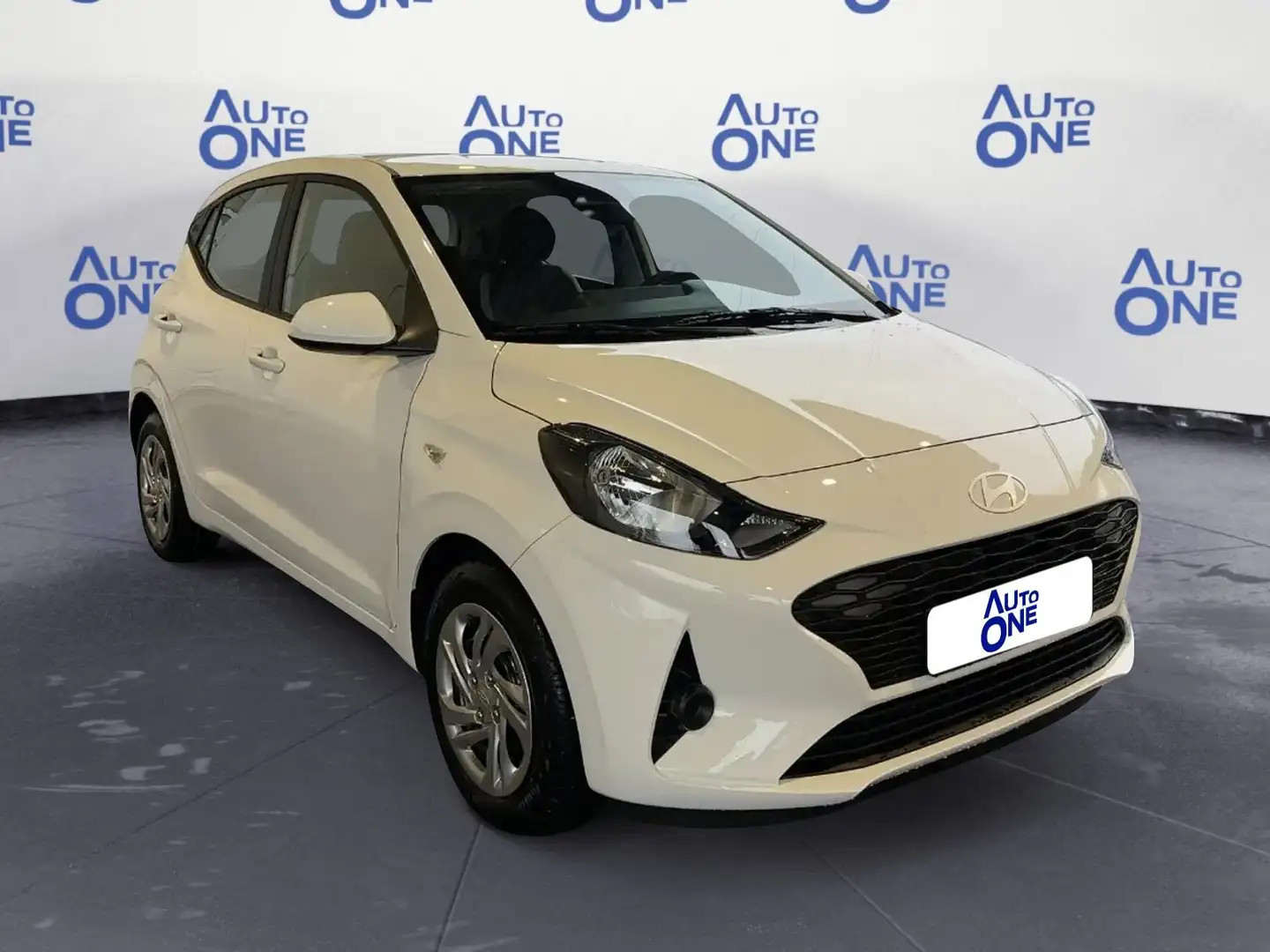 Hyundai i10 1.0 MPI 67CV CNNECTLINE - (AT) Blanc - 1