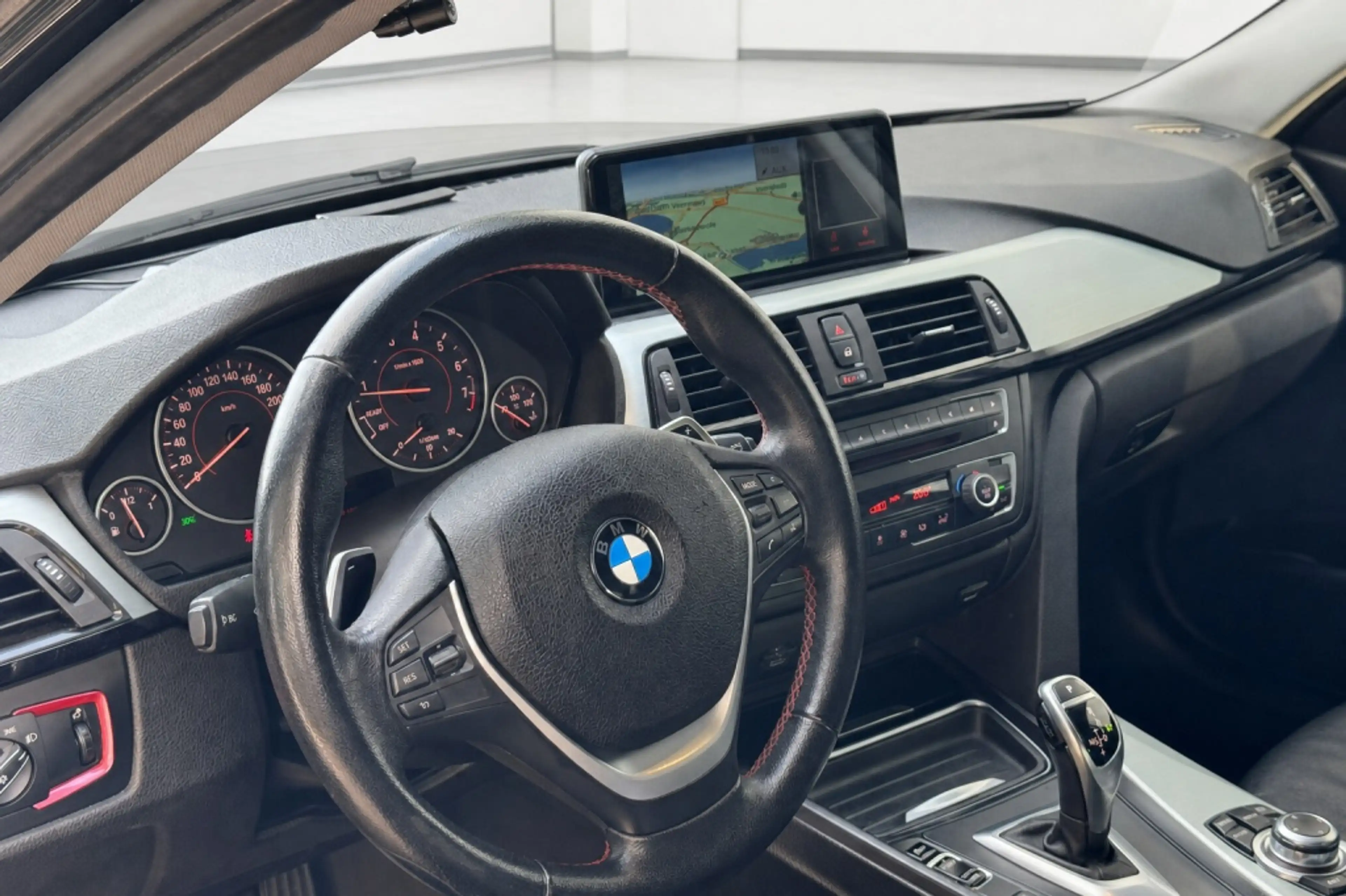 BMW 328 3-serie Touring 328i Upgrade Edition — photo 9