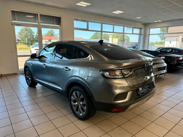 Renault Arkana view 3