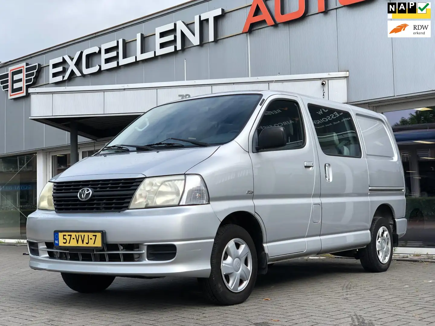 Toyota Hiace 2.5 D-4D Dubbel Cabine - Airco Серебристый - 1