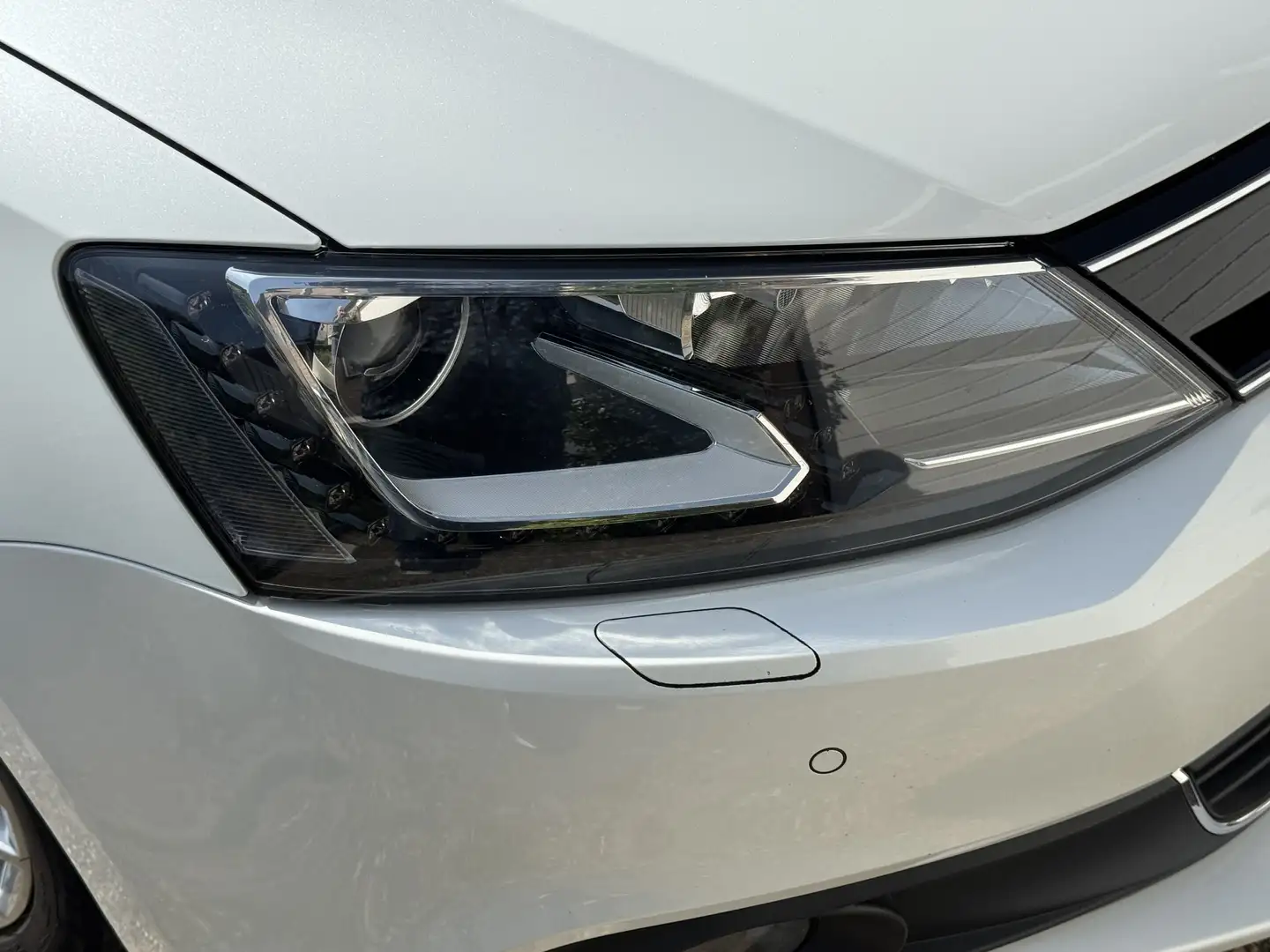 Volkswagen Jetta 1.4 TSI Hybr Highl Biały - 1