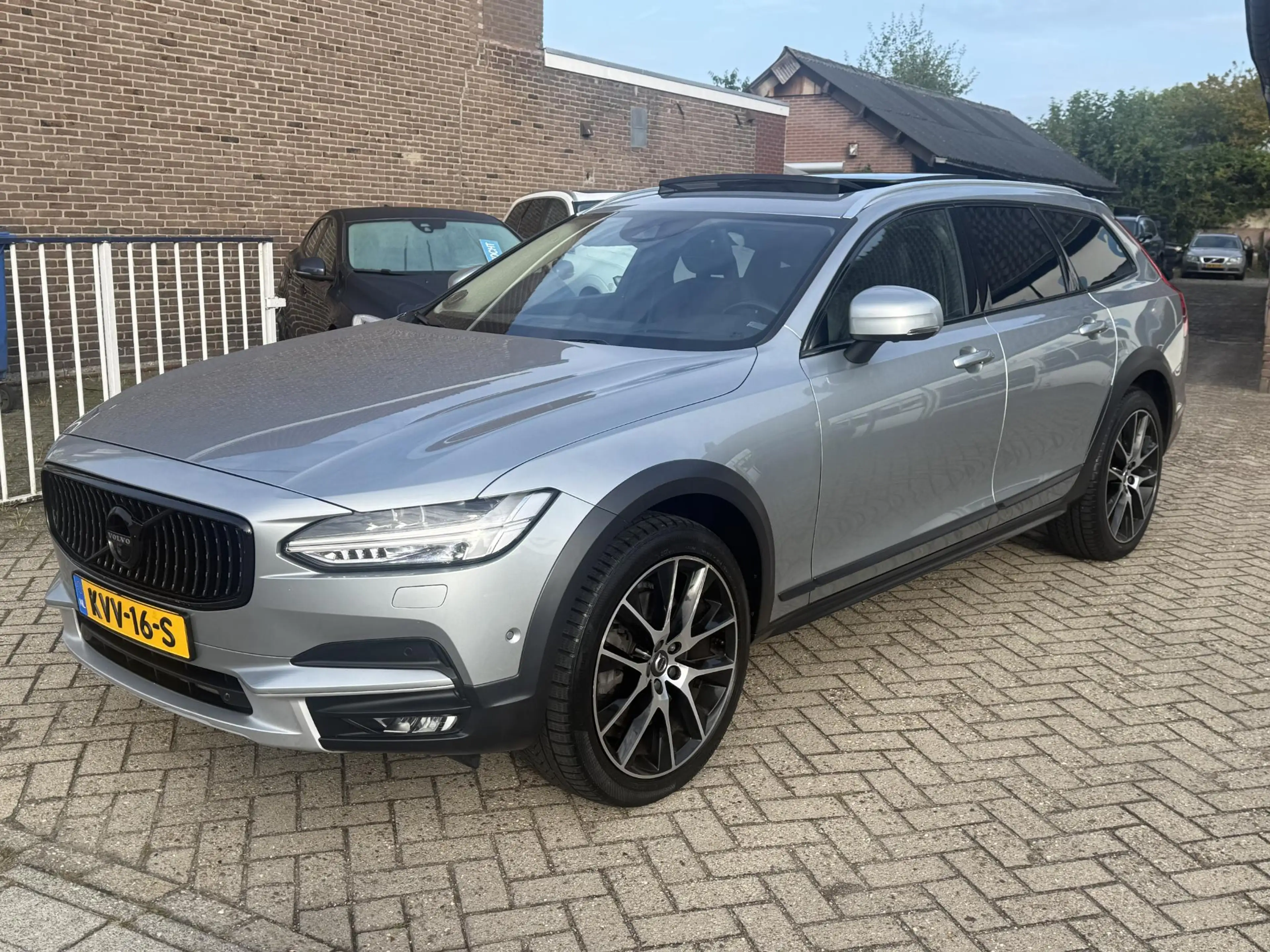 Volvo V90 Cross Country 2.0 T6 Luxury-line — photo 2