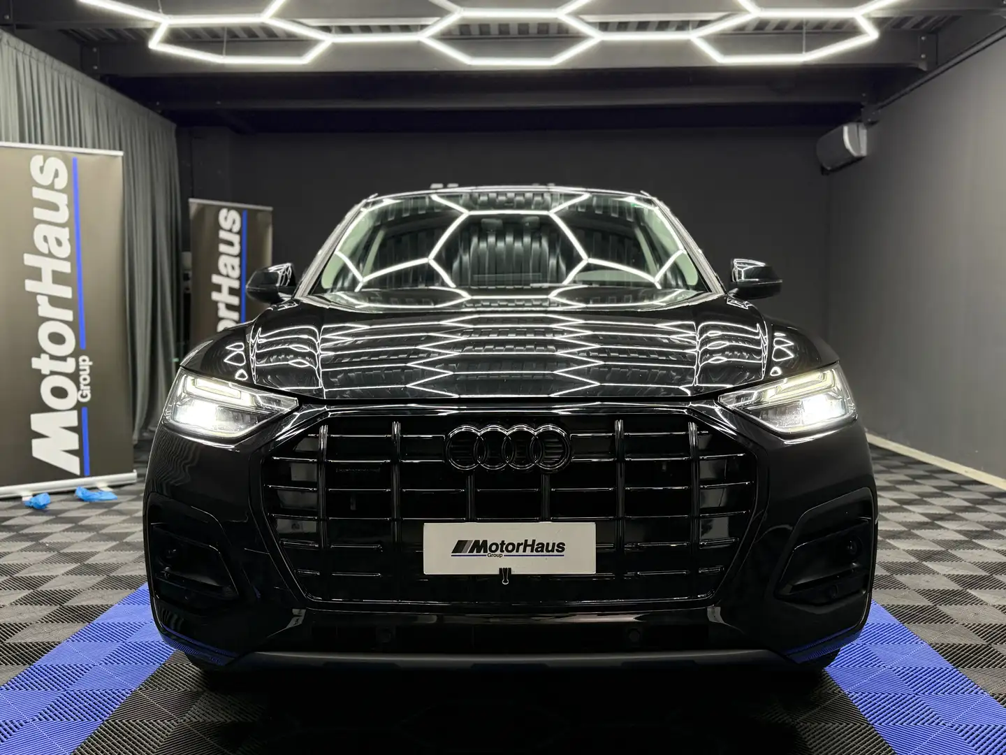 Audi Q5 Sportback 40 2.0 tdi quattro Zwart - 2