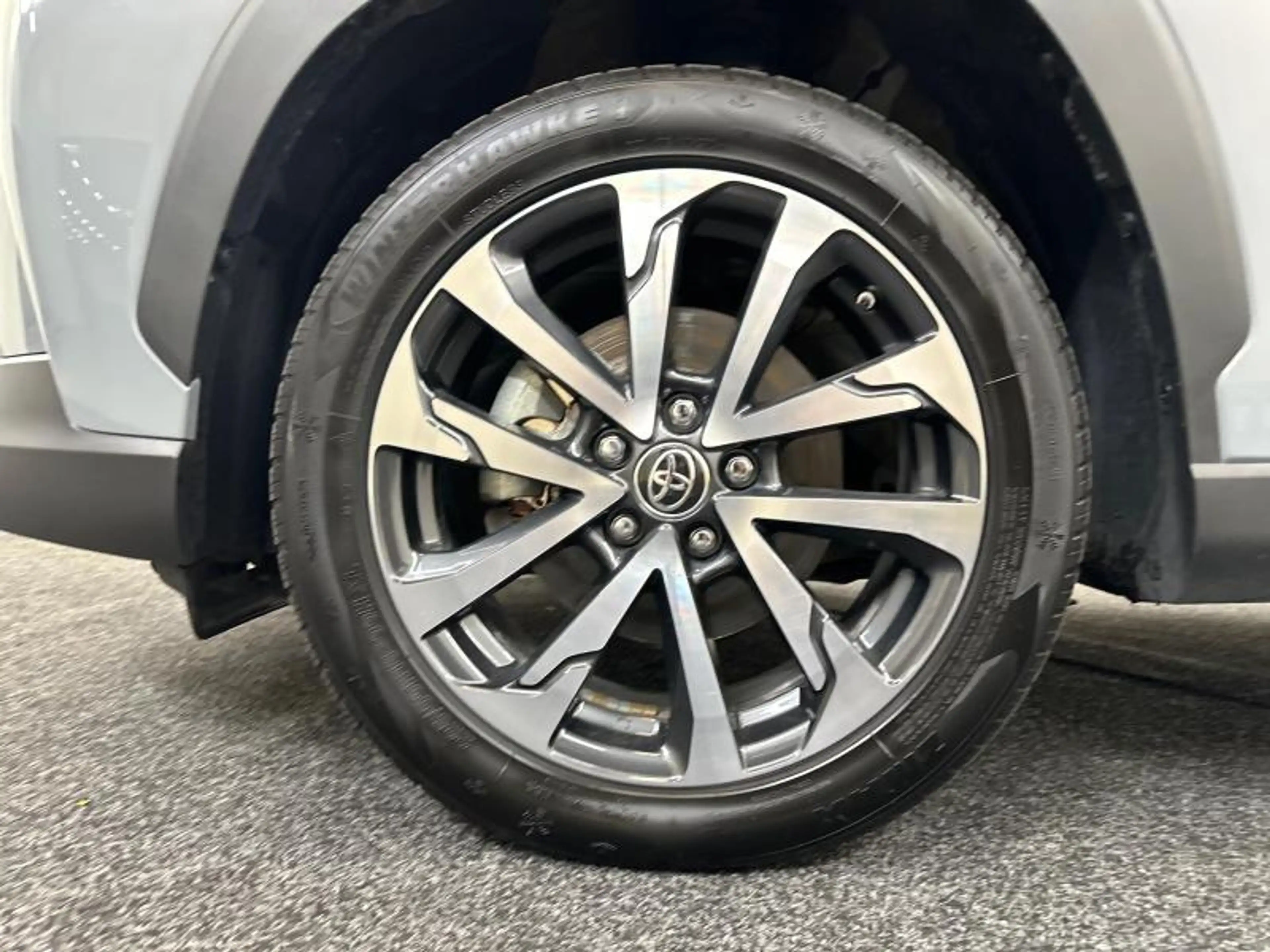 Toyota Corolla Cross 140hp HEV Style Luxury | winter pack — photo 15