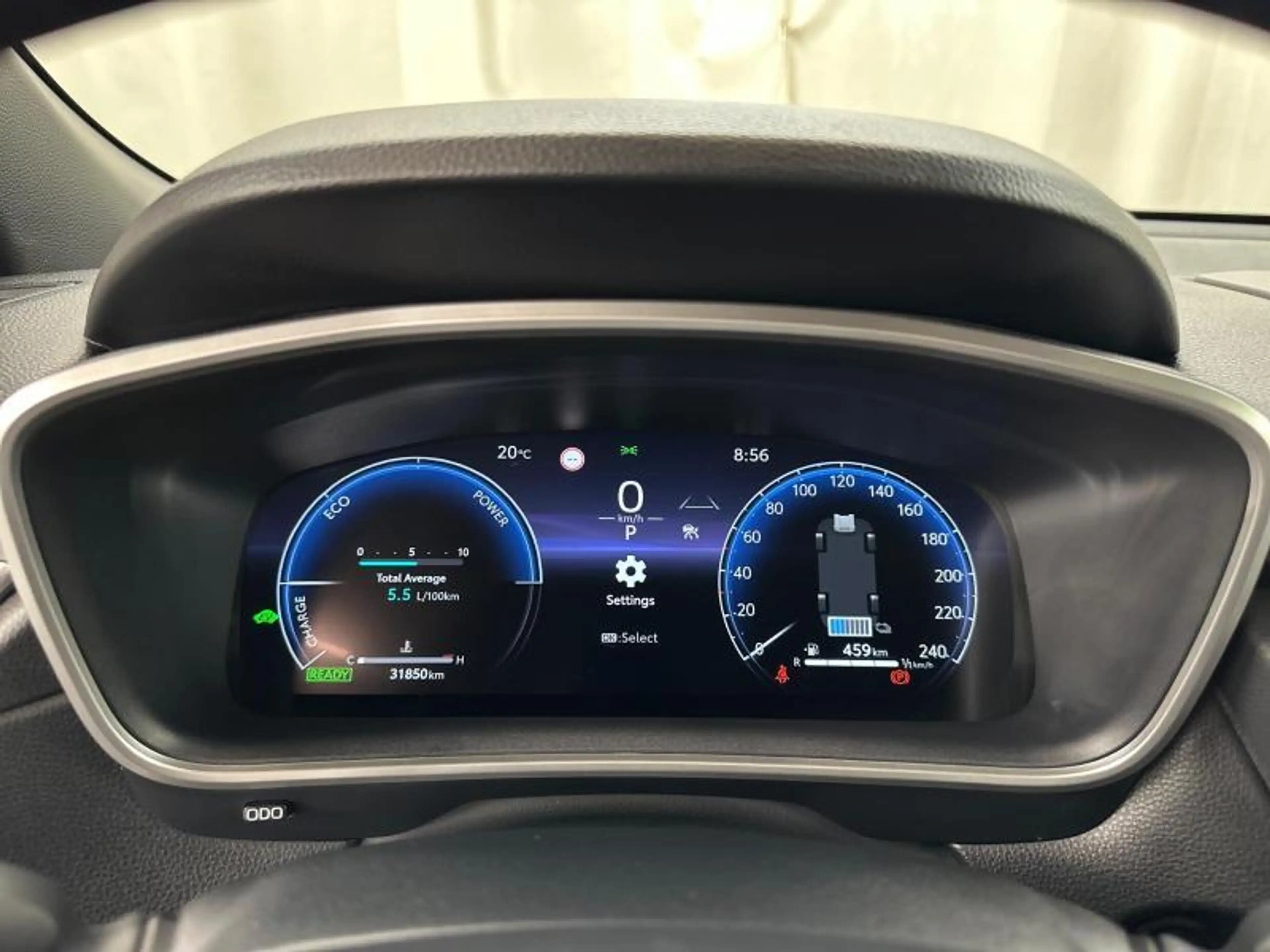 Toyota Corolla Cross 140hp HEV Style Luxury | winter pack — photo 14