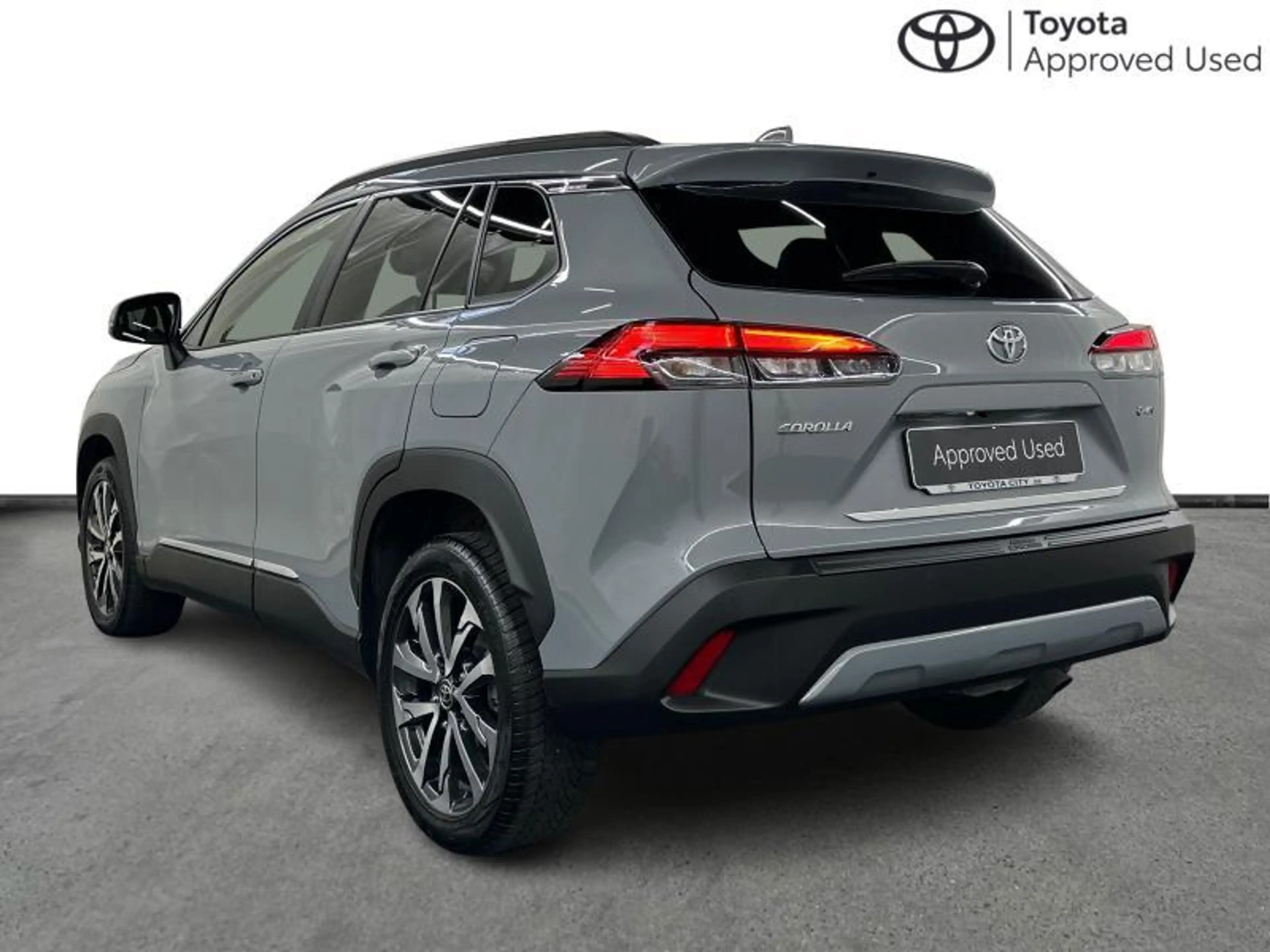 Toyota Corolla Cross 140hp HEV Style Luxury | winter pack — photo 3