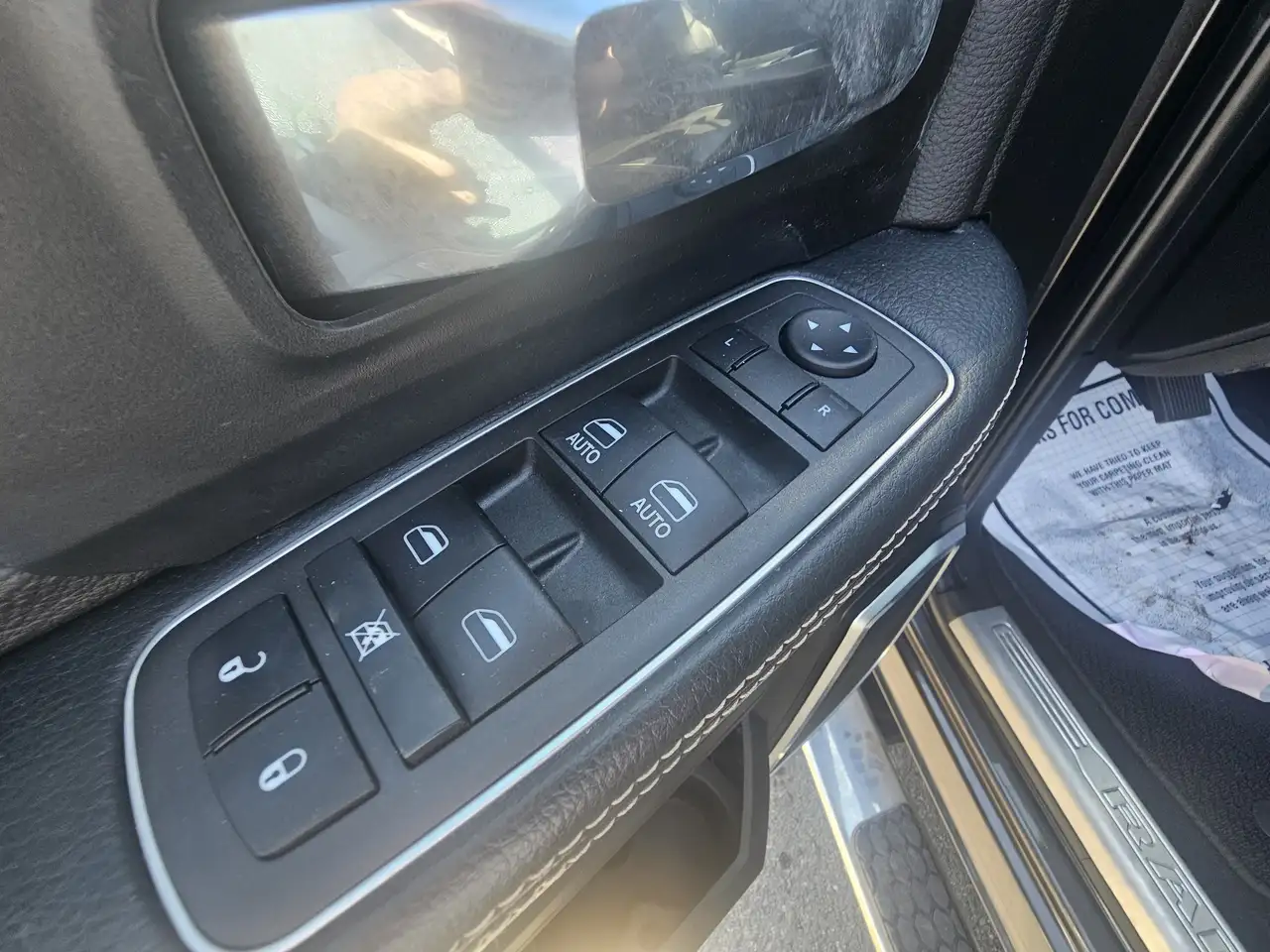 RAM 2500 снимка RAM 2500