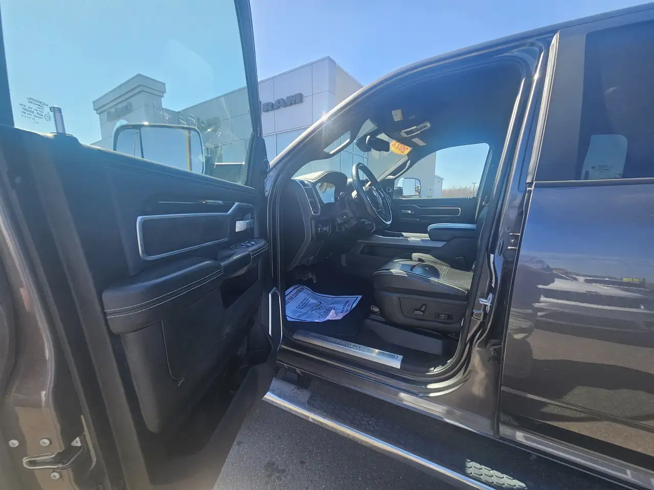 RAM 2500 снимка RAM 2500