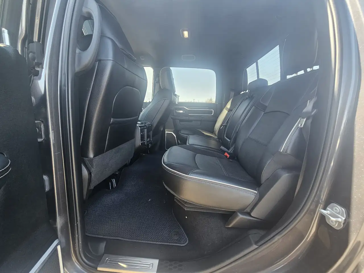 RAM 2500 снимка RAM 2500