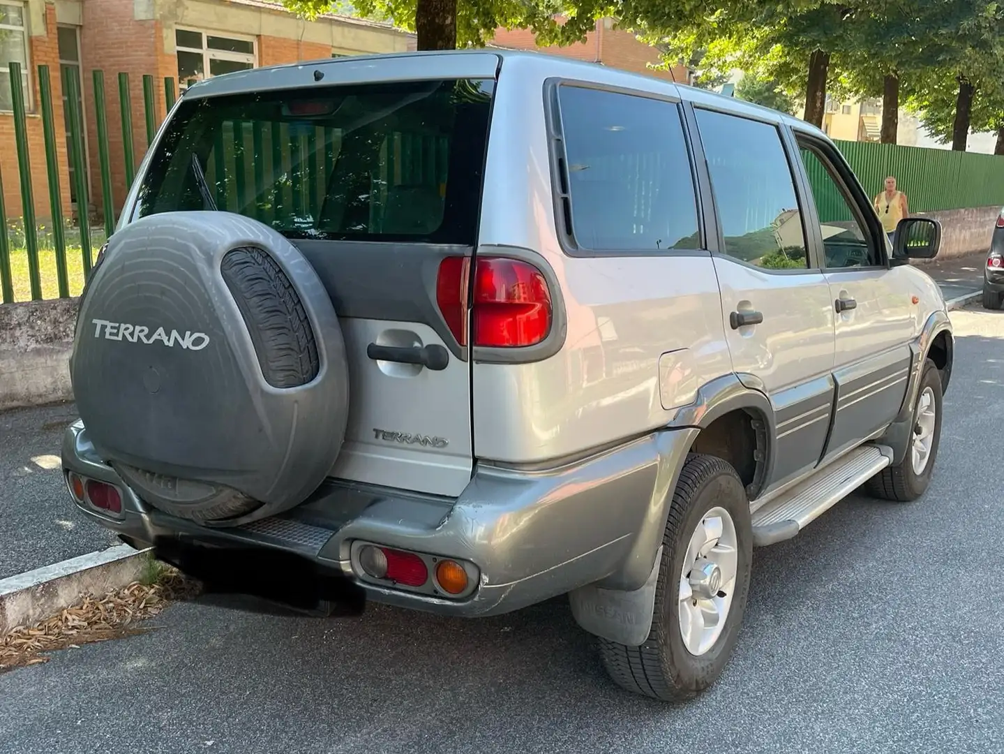 Nissan Terrano Terrano 5p 3.0 dd-ti Anniversary Gris - 1