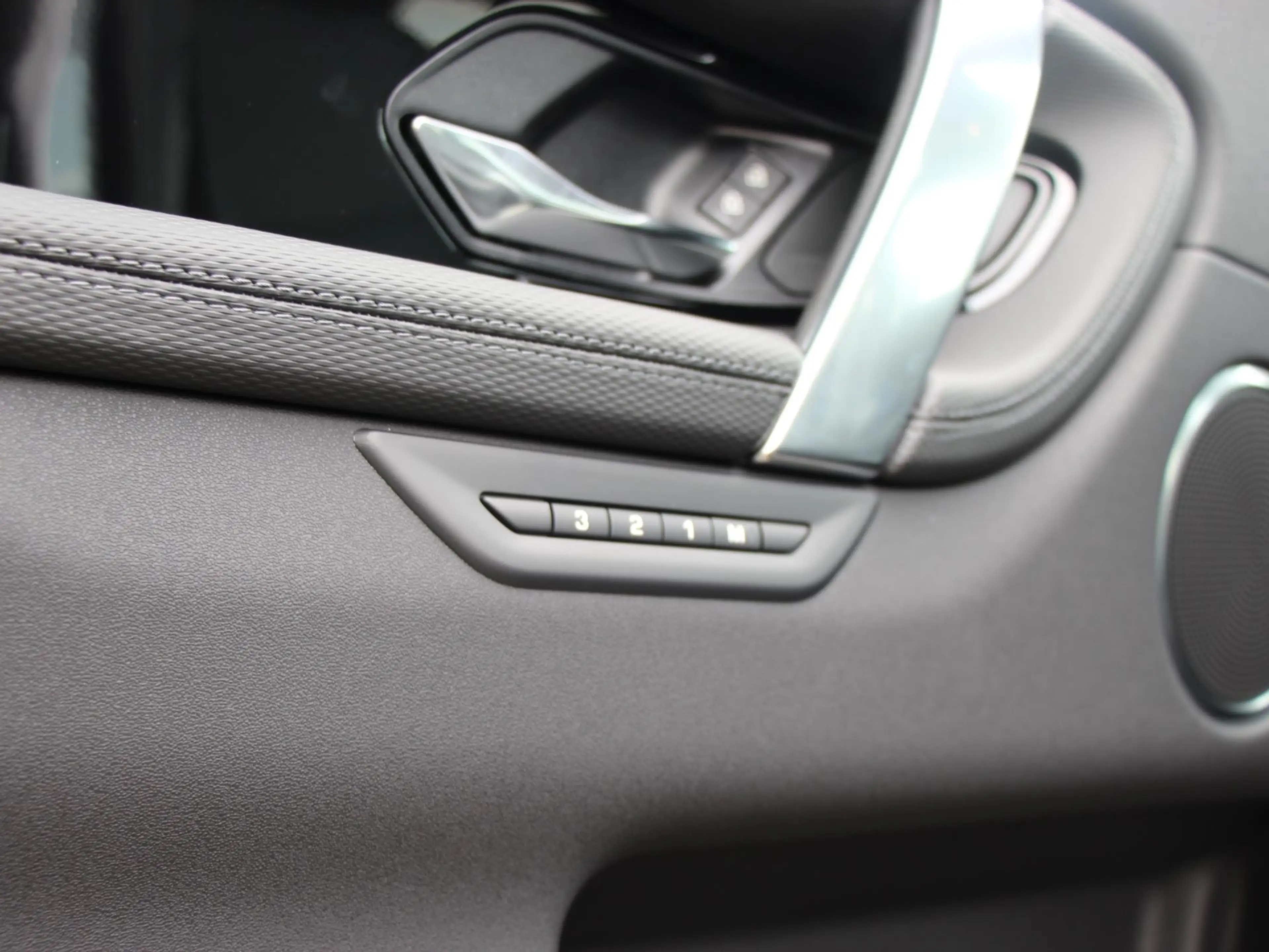Land Rover Discovery Sport 1.5 P270e PHEV S Edition | Panoramadak | Cold Clim — photo 13