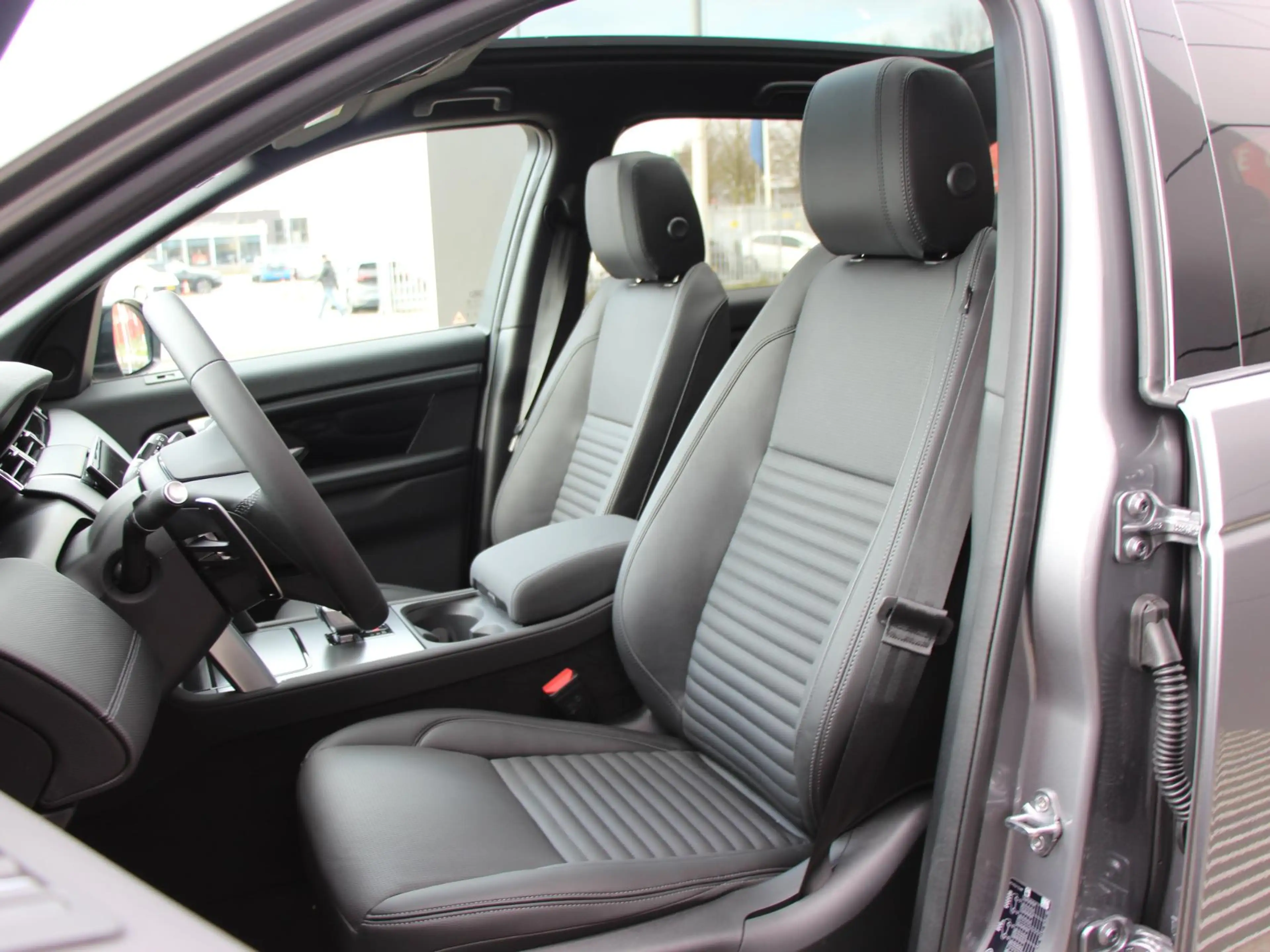 Land Rover Discovery Sport 1.5 P270e PHEV S Edition | Panoramadak | Cold Clim — photo 16