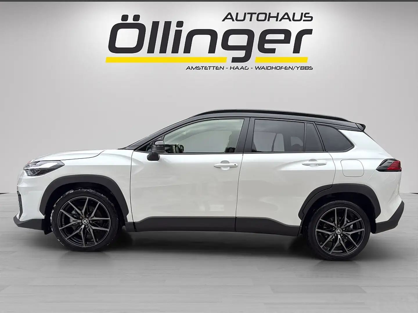 Toyota Corolla Cross 2,0 Hybrid GR Sport 2WD Weiß - 2