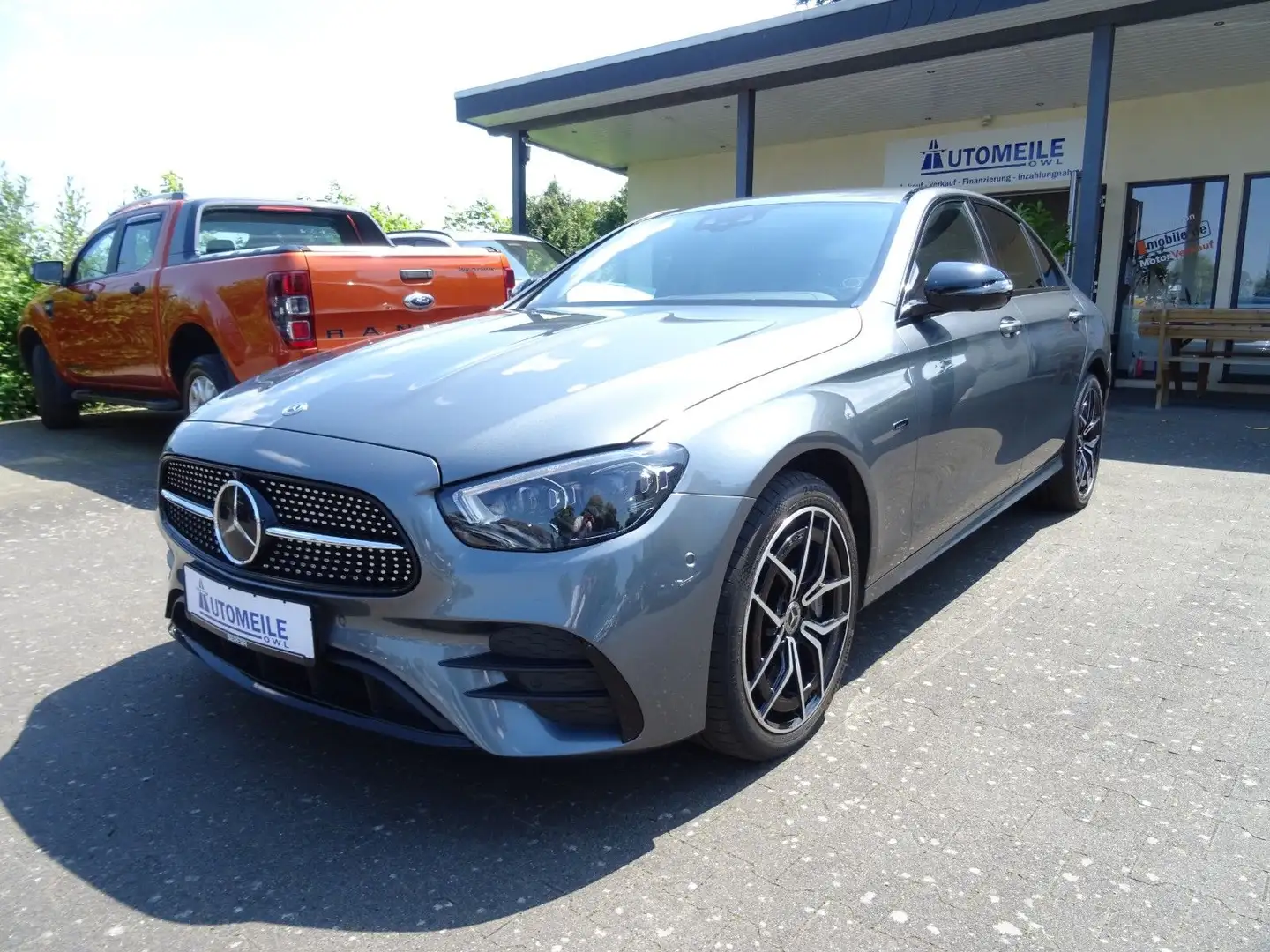 Mercedes-Benz E 300 de 4Matic AMG LED NAVI KAMERA (360°) SHZ Grau - 1
