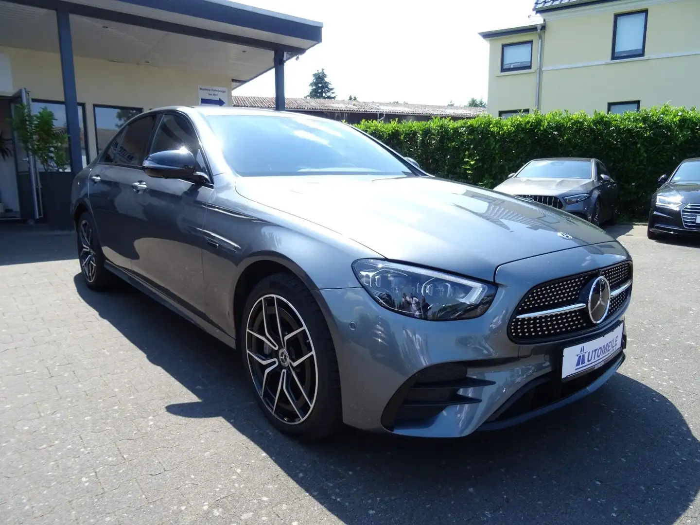 Mercedes-Benz E 300 de 4Matic AMG LED NAVI KAMERA (360°) SHZ Grau - 2