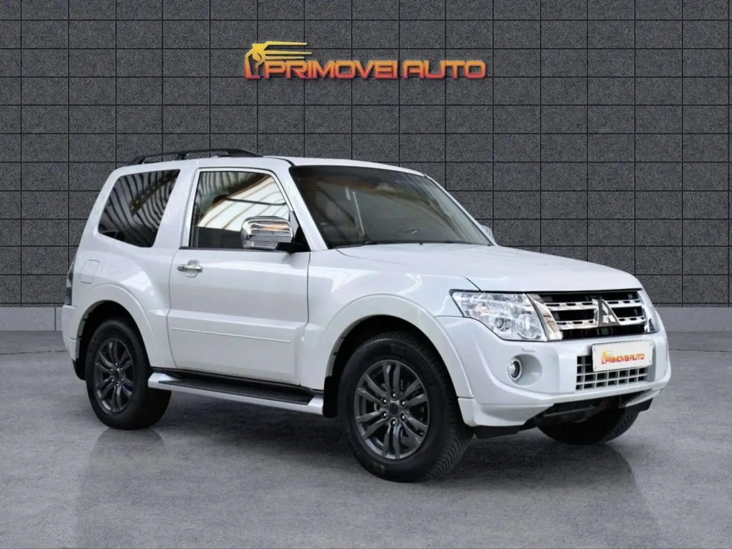 Mitsubishi Pajero 3.2 DI-D 16V aut. 3p. Edition DPF Blanco - 1