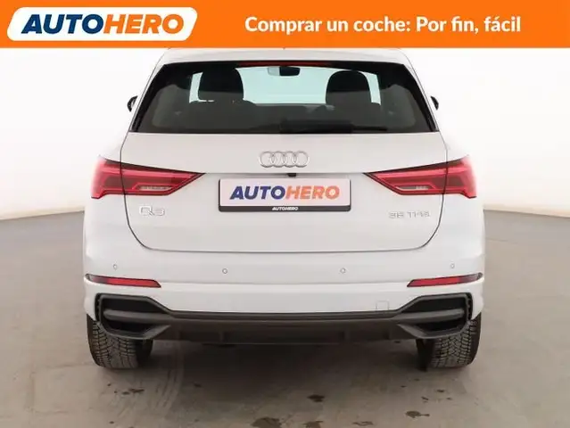 Audi Q3 view 5