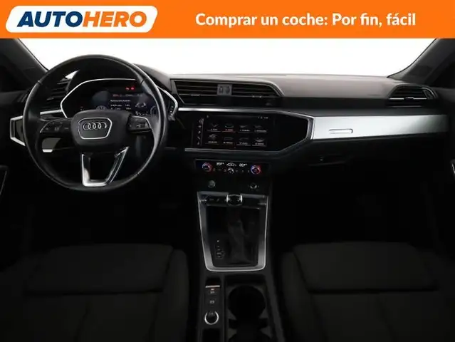 Audi Q3 view 13