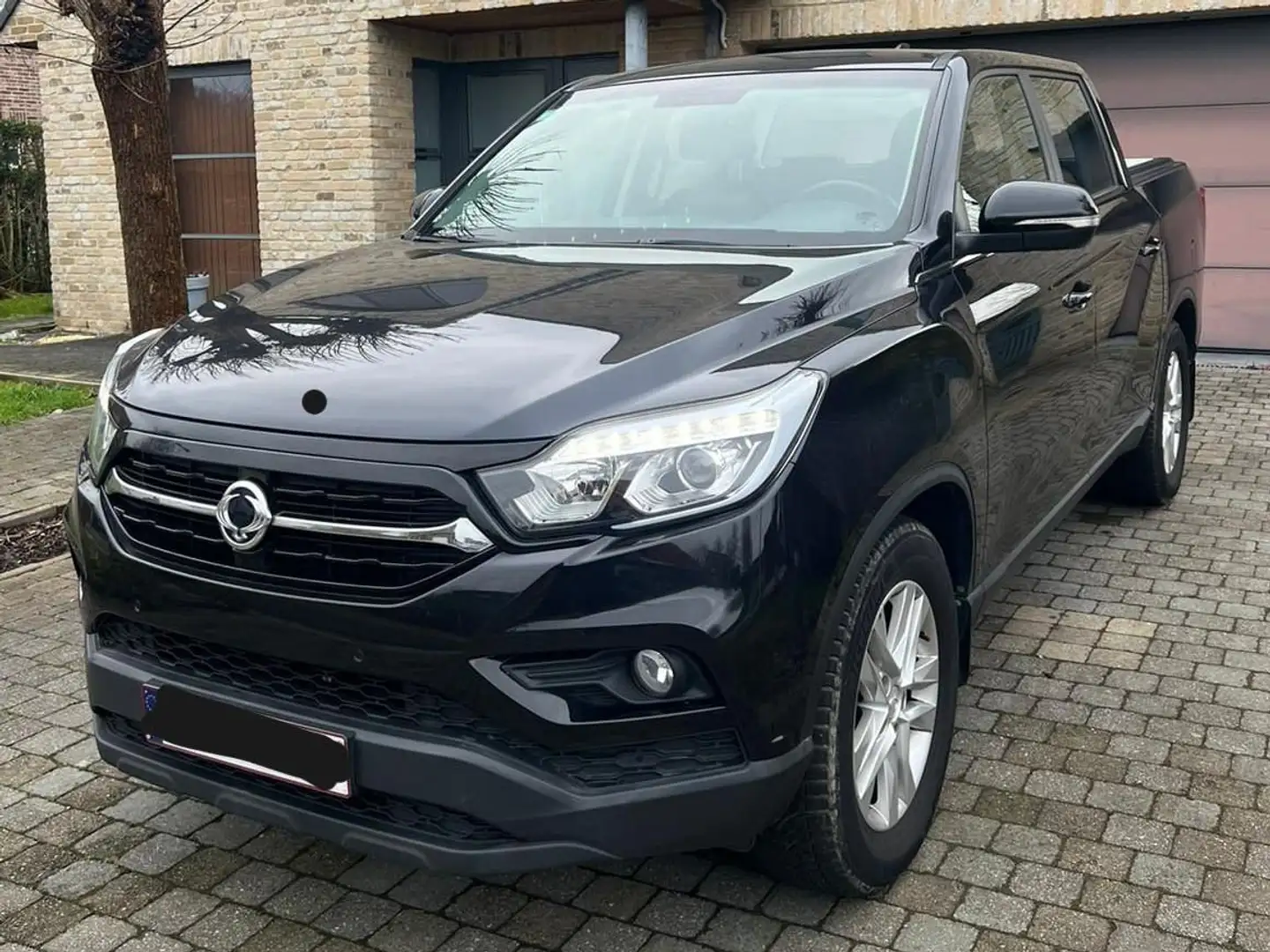 SsangYong Musso Fekete - 1