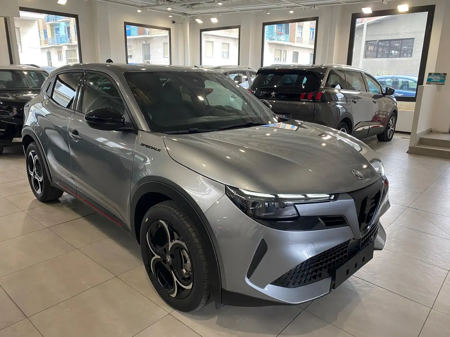 Alfa Romeo Junior Junior 1.2 ibrida Speciale 136cv edct6 MHEV KM 0 Grau - 2