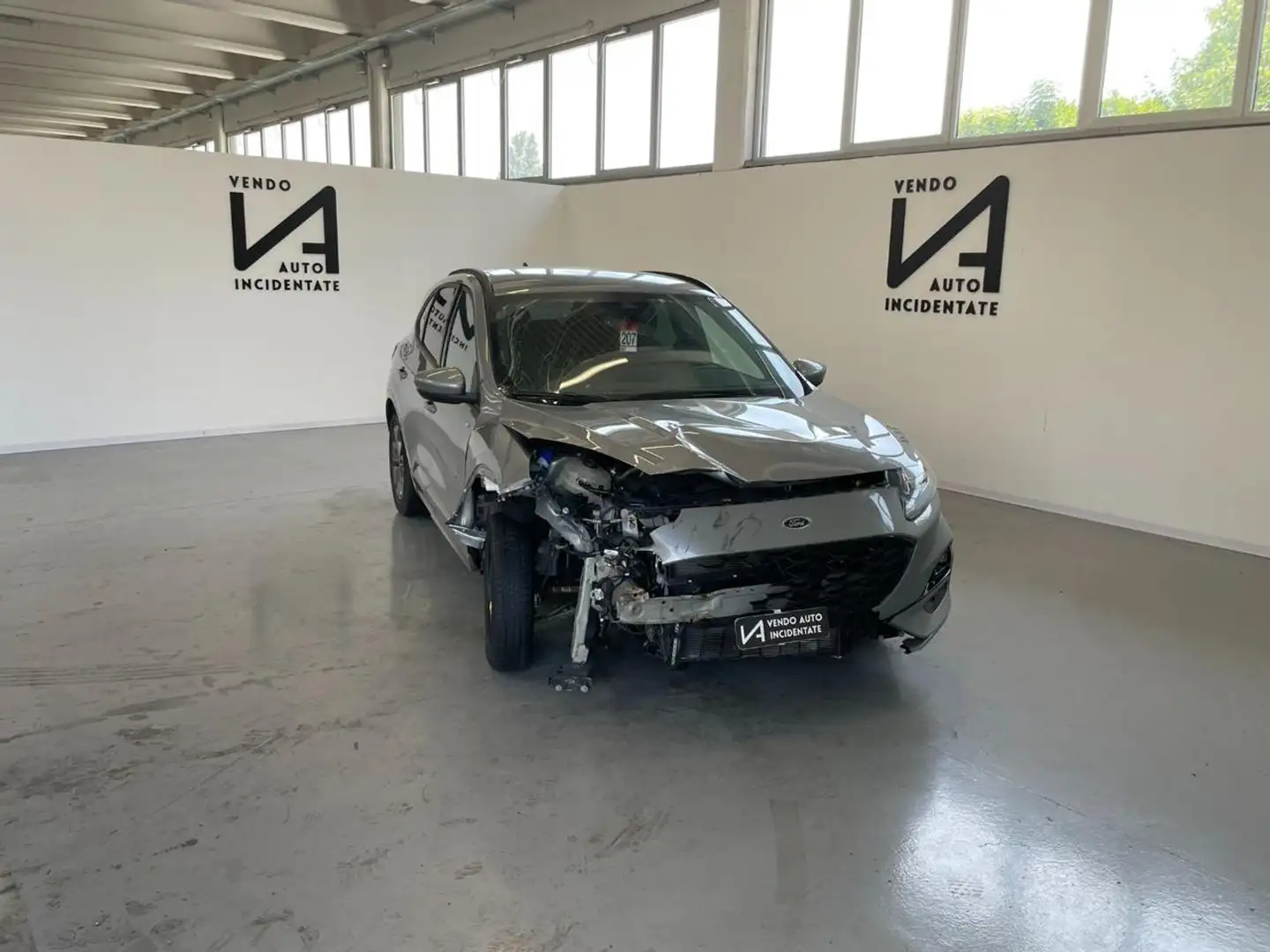 Ford Kuga 2.0 ECOBLUE 120CV 2WD ST-LINE Grigio - 1