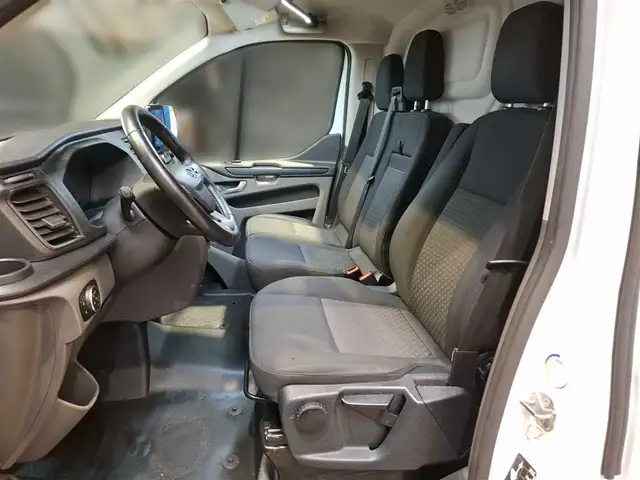 Ford Transit Custom view 16
