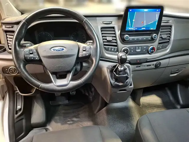 Ford Transit Custom view 9