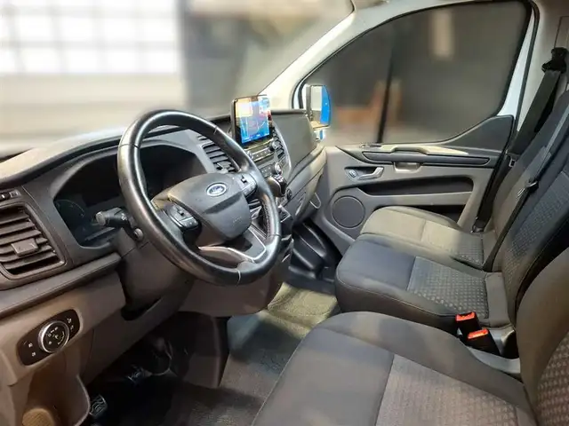 Ford Transit Custom view 8