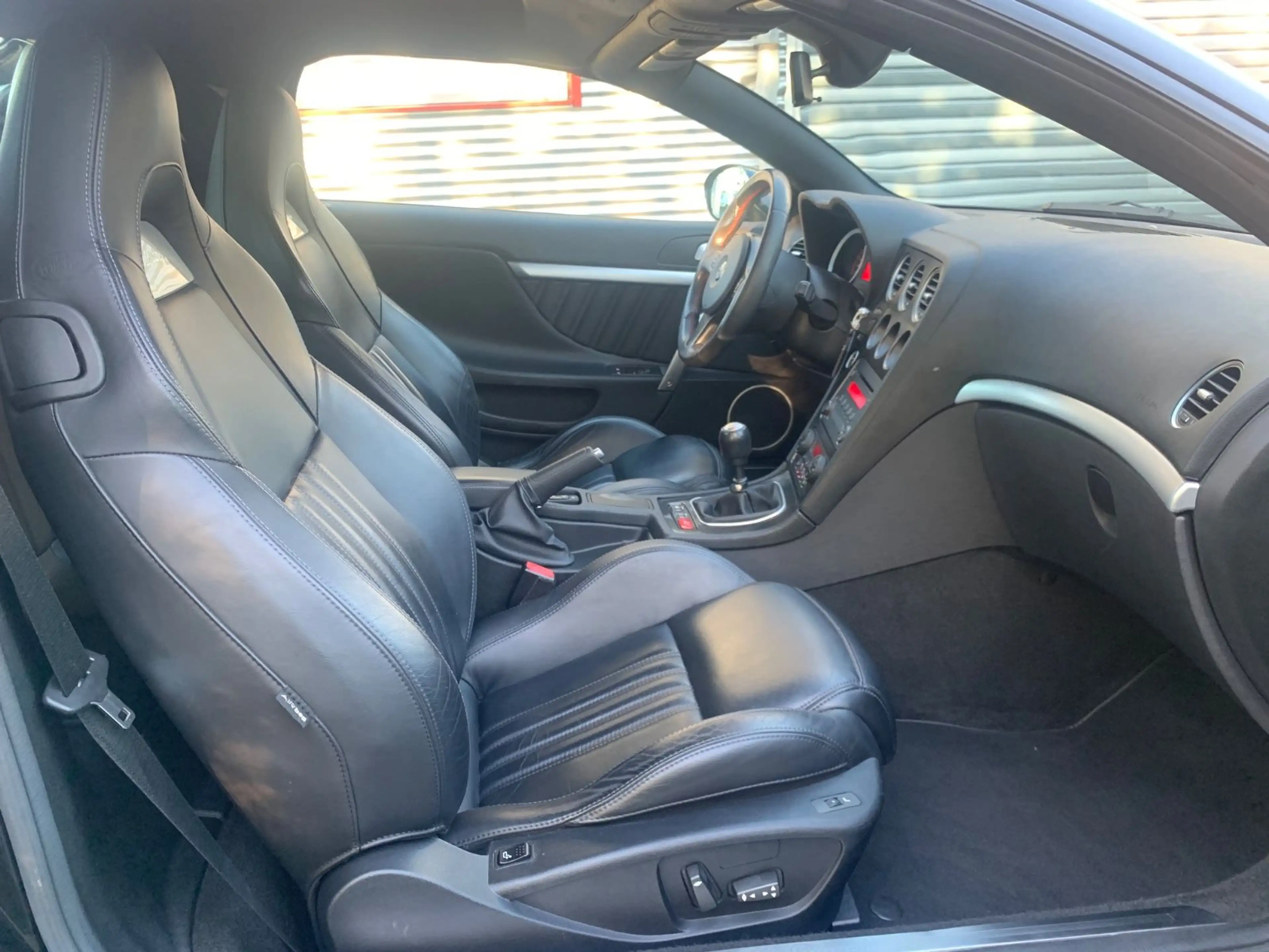 Alfa Romeo Spider 1.8 TBi 16V*Xenon*Leder *Navi*1 Hand* — photo 14