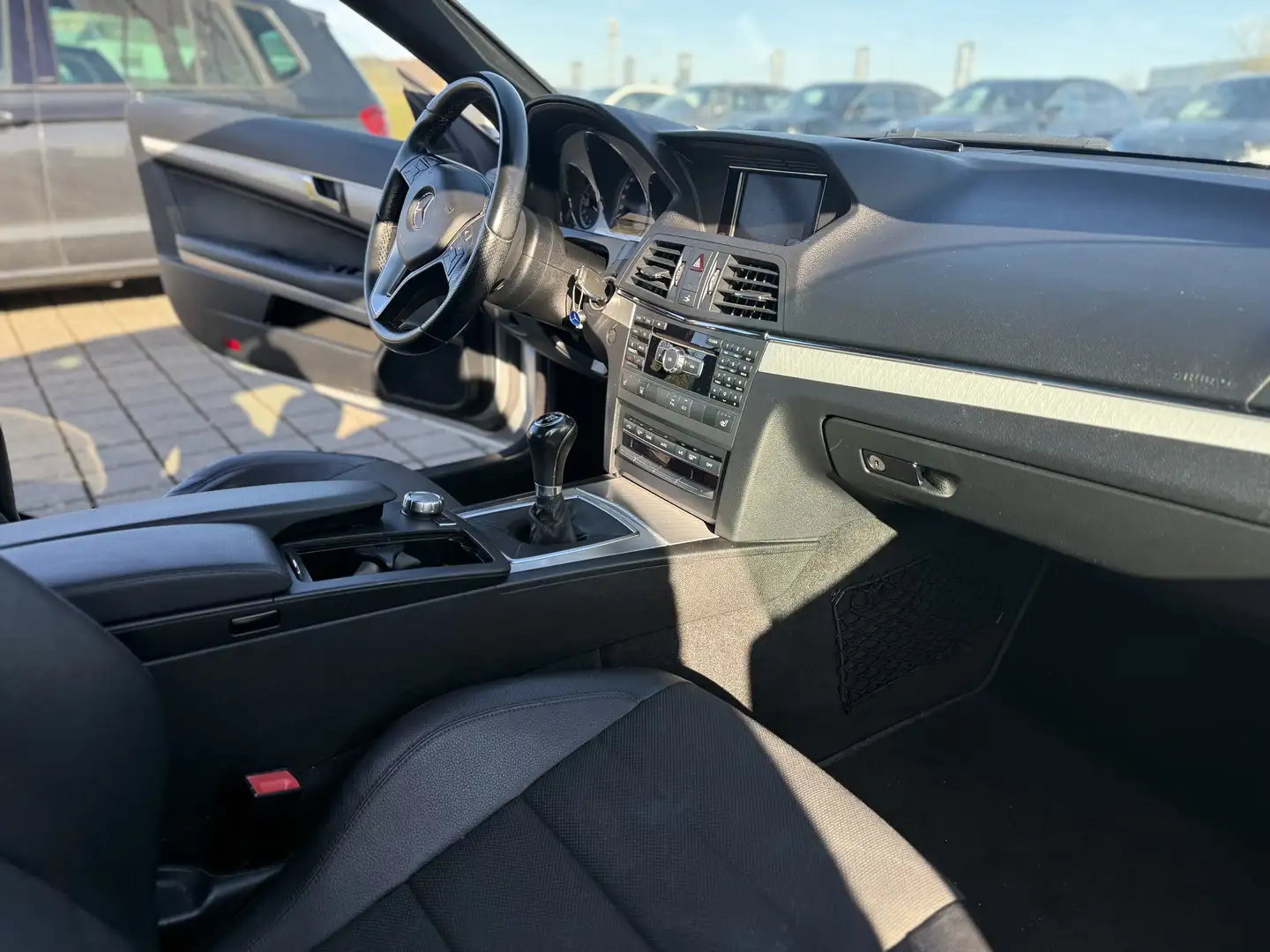 Mercedes-Benz E 220 E 220 CDI BlueEfficiency (207.302) Grau - 1