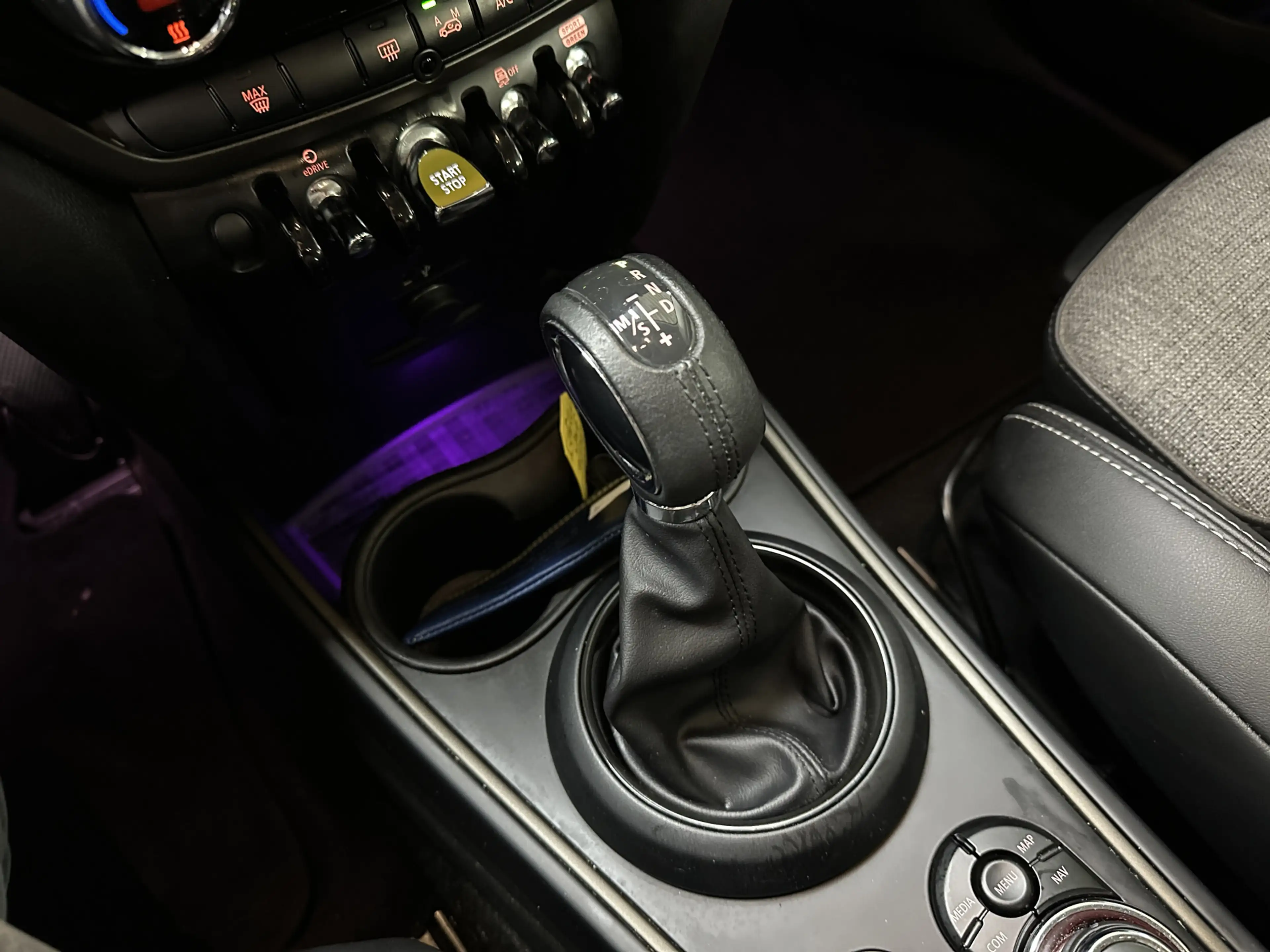 MINI Cooper SE Countryman 1.5 ALL4 Pepper — photo 22