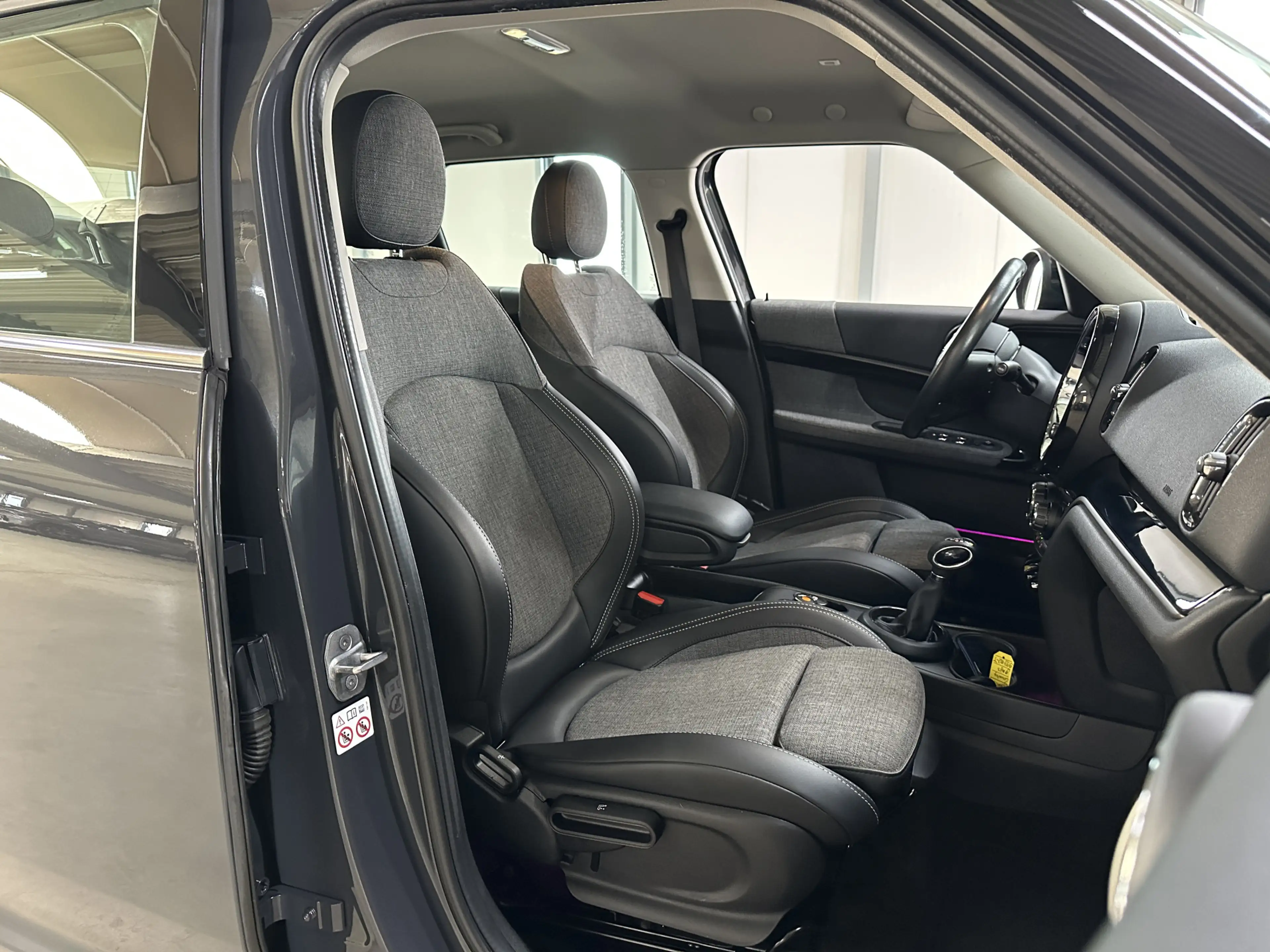 MINI Cooper SE Countryman 1.5 ALL4 Pepper — photo 35