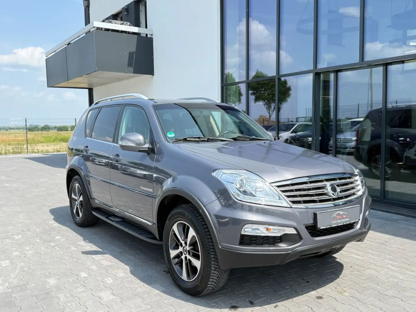 SsangYong Rexton Rexton 2.0 e-xDi W Crystal 4WD Leder 7 Sitzer Grau - 2