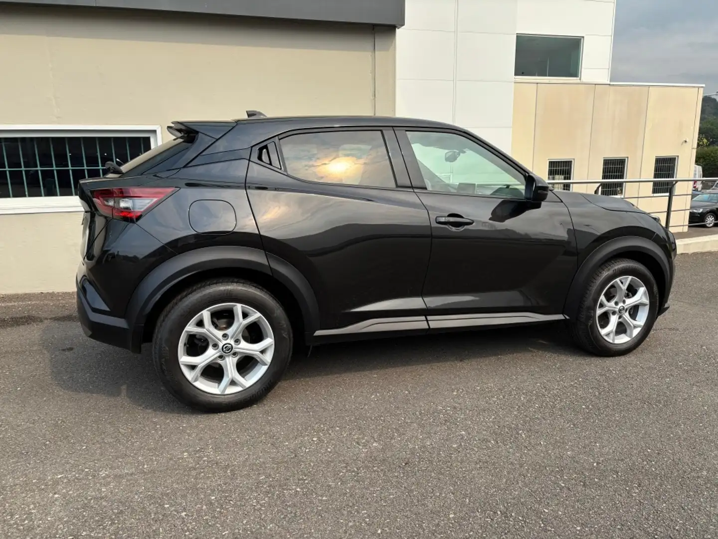 Nissan Juke 1.0 DIG-T Acenta 4x2 DCT 7 114 Gris - 2
