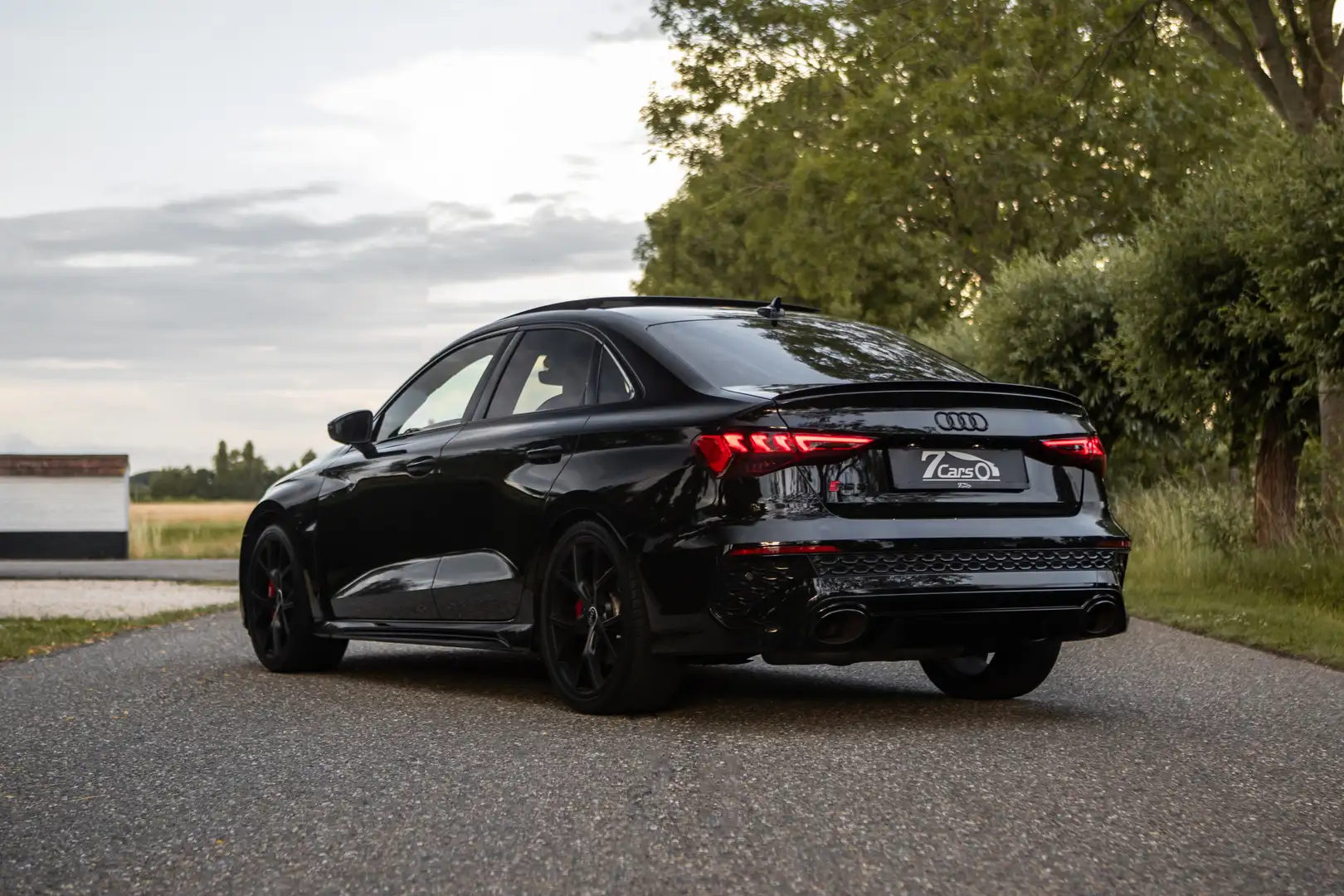 Audi RS3 TFSI Limousine quattro S tronic Pano HUD FULL Noir - 2