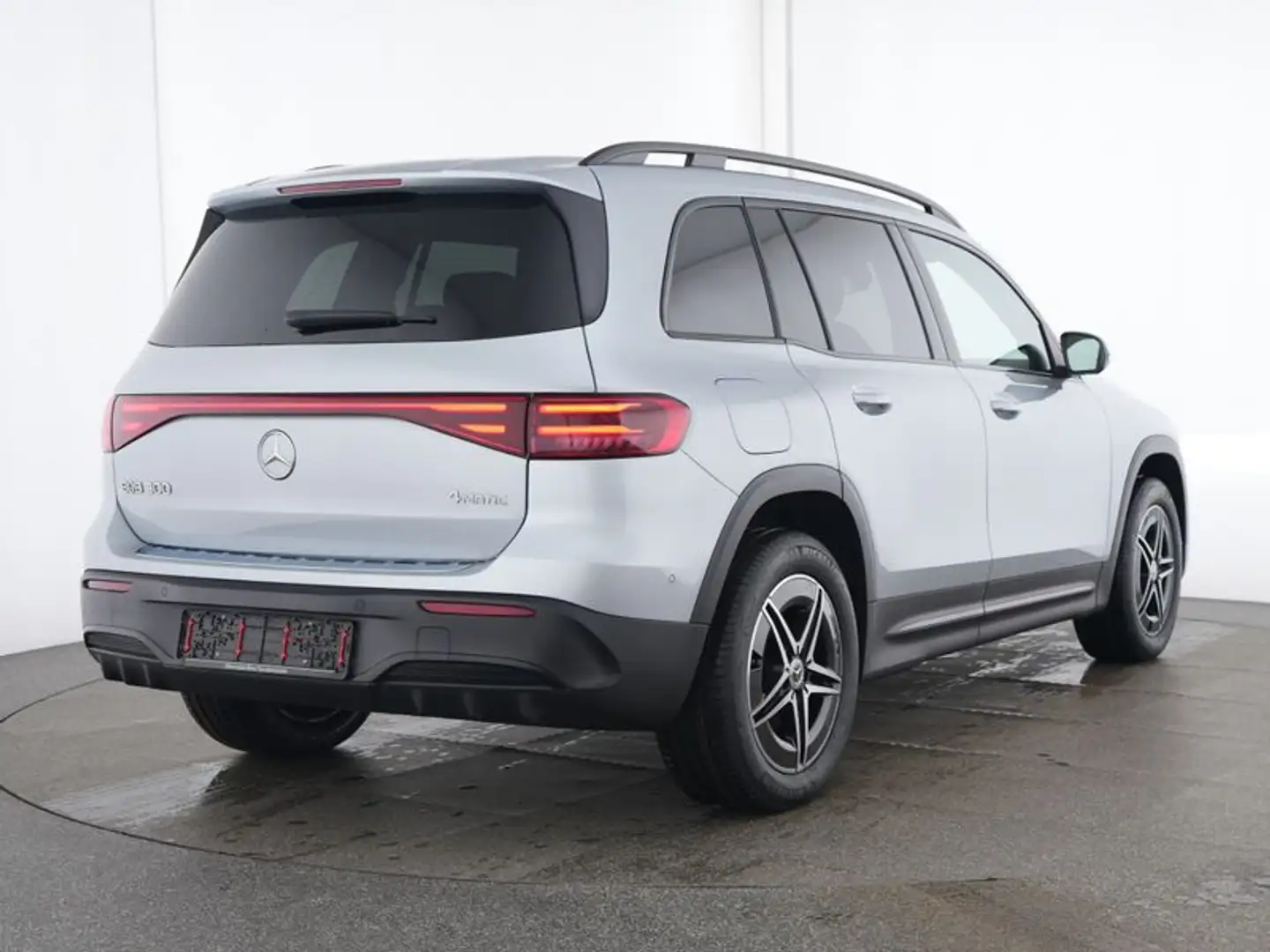 Mercedes-Benz EQB 300 4M AMG Night Fahrass 7 Sitze 360 Bonus Silber - 2