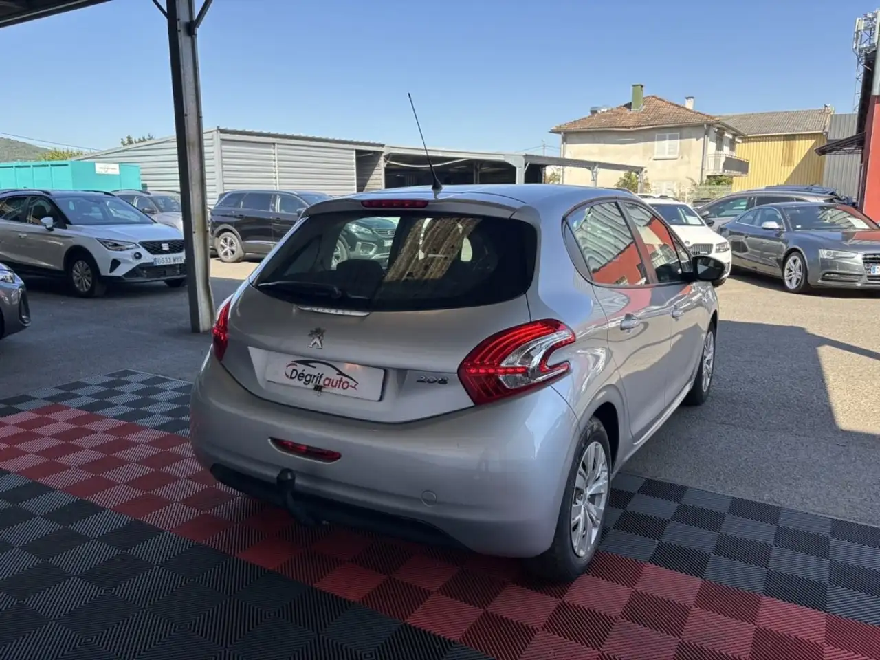 Peugeot 208 208 — photo 4