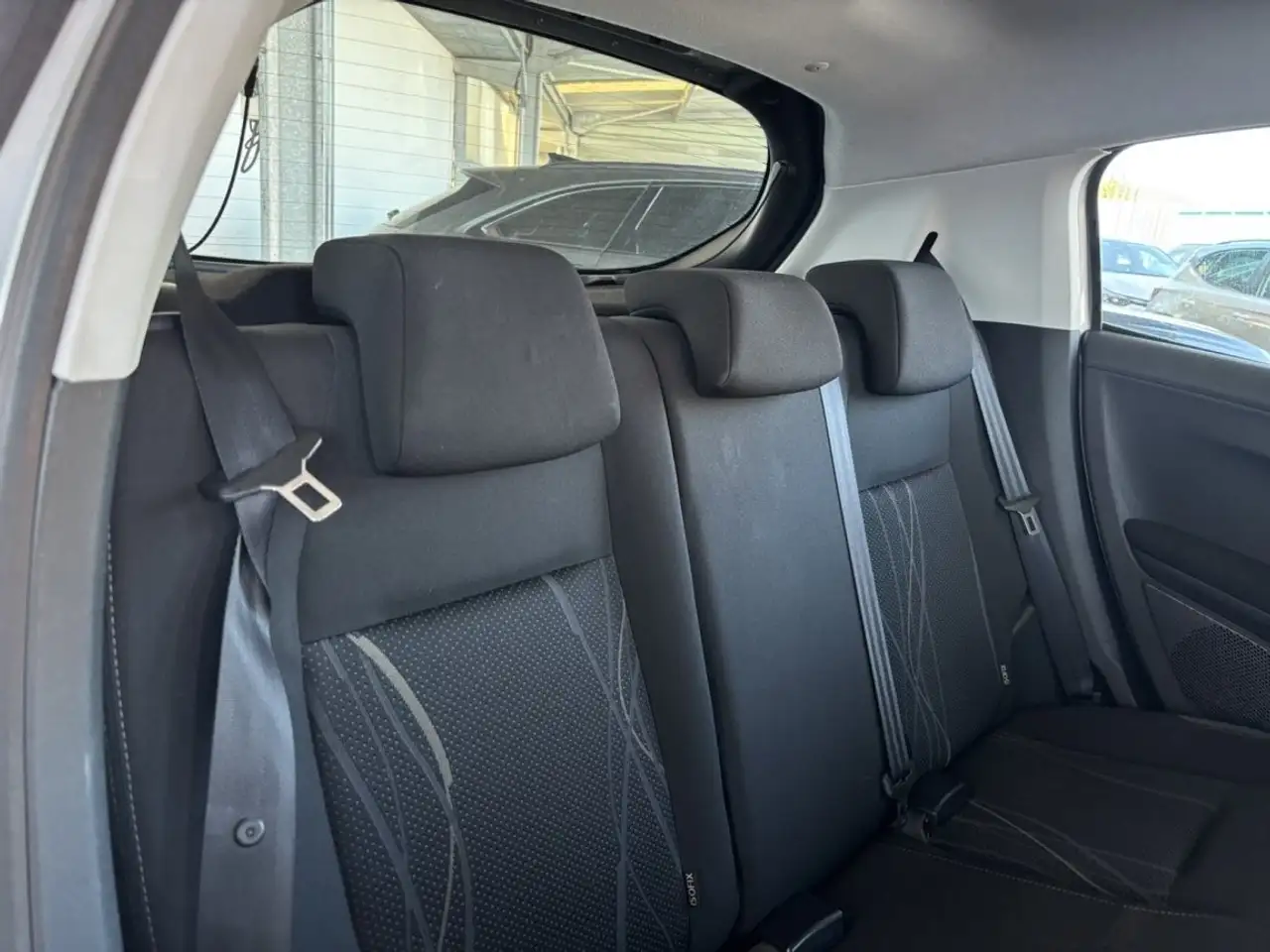 Peugeot 208 208 — photo 22