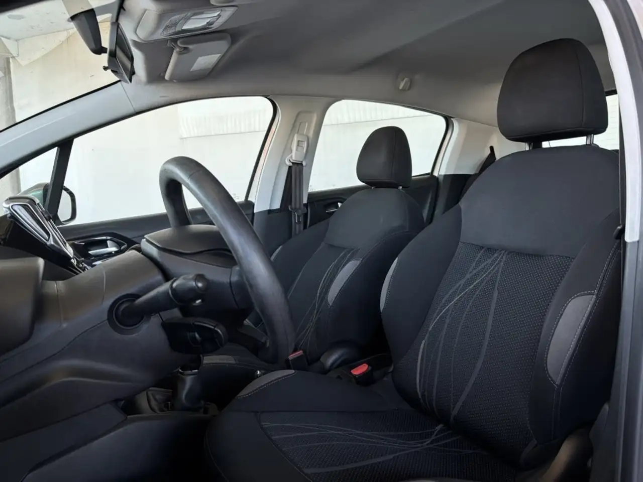Peugeot 208 208 — photo 20