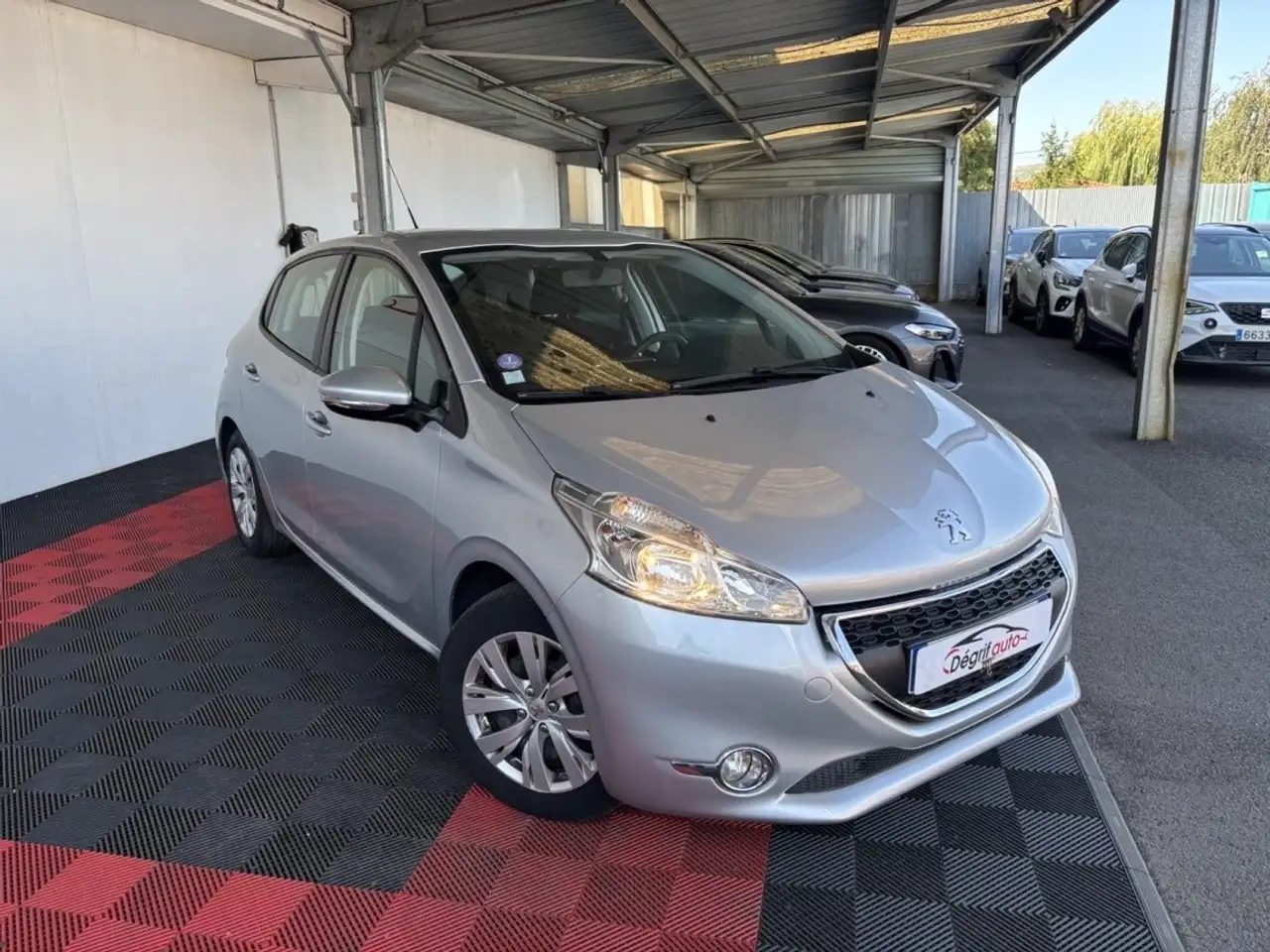 Peugeot 208 208 — photo 3
