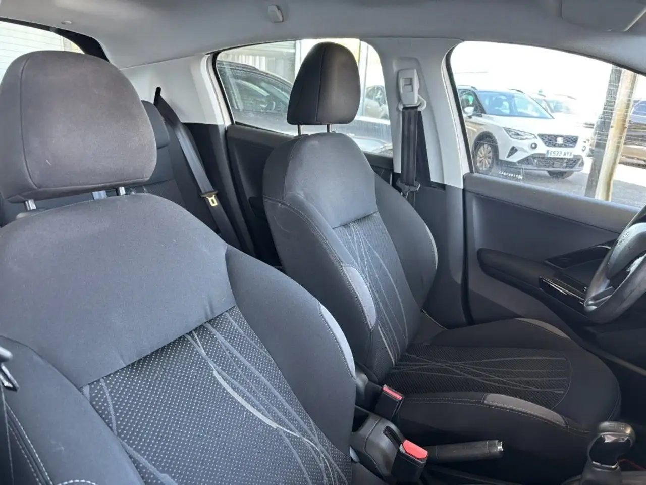 Peugeot 208 208 — photo 15