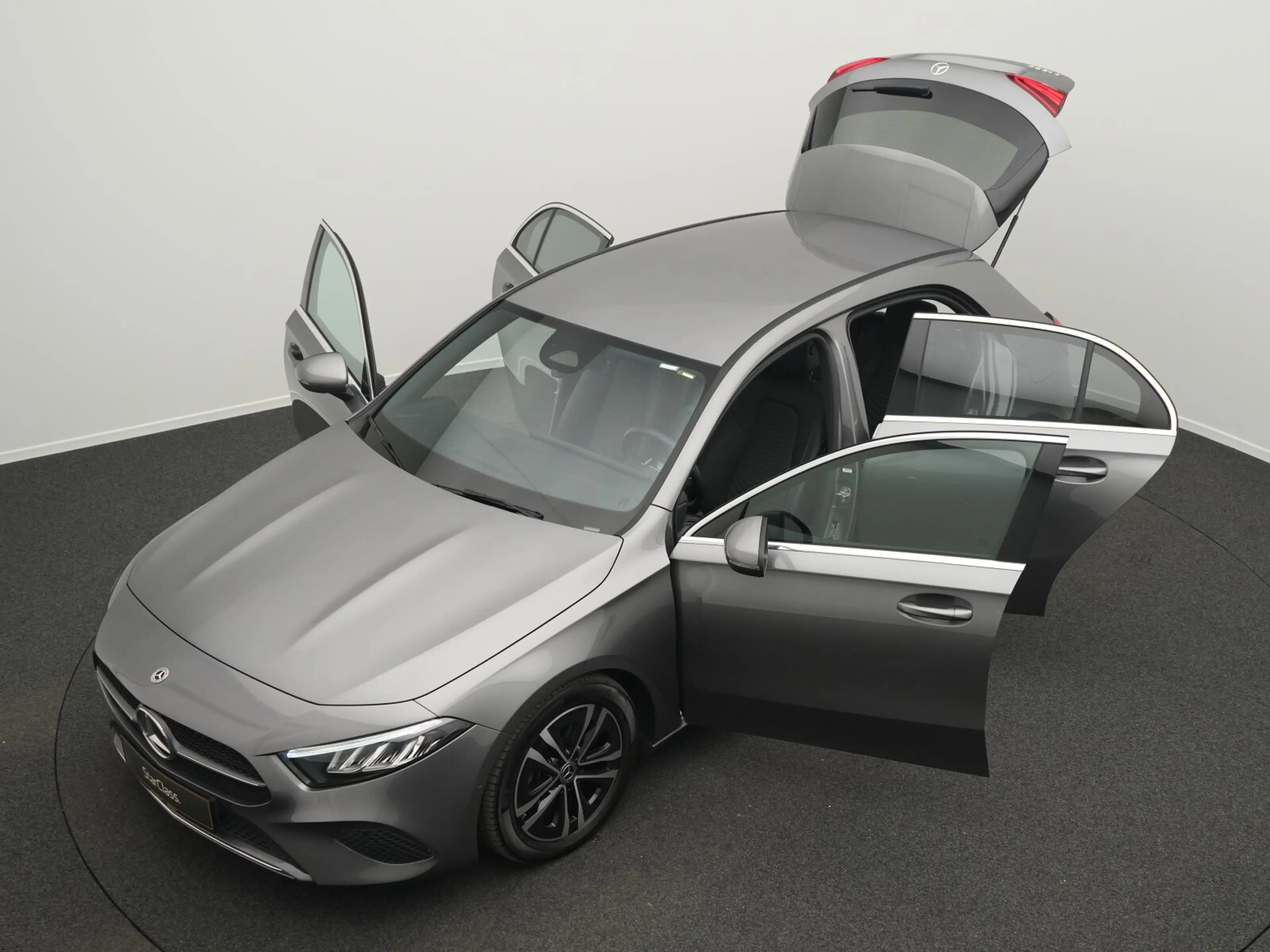 Mercedes-Benz A 180 A 180 d Progressive LED+Kamera+MBUX+Apple Navi — photo 14