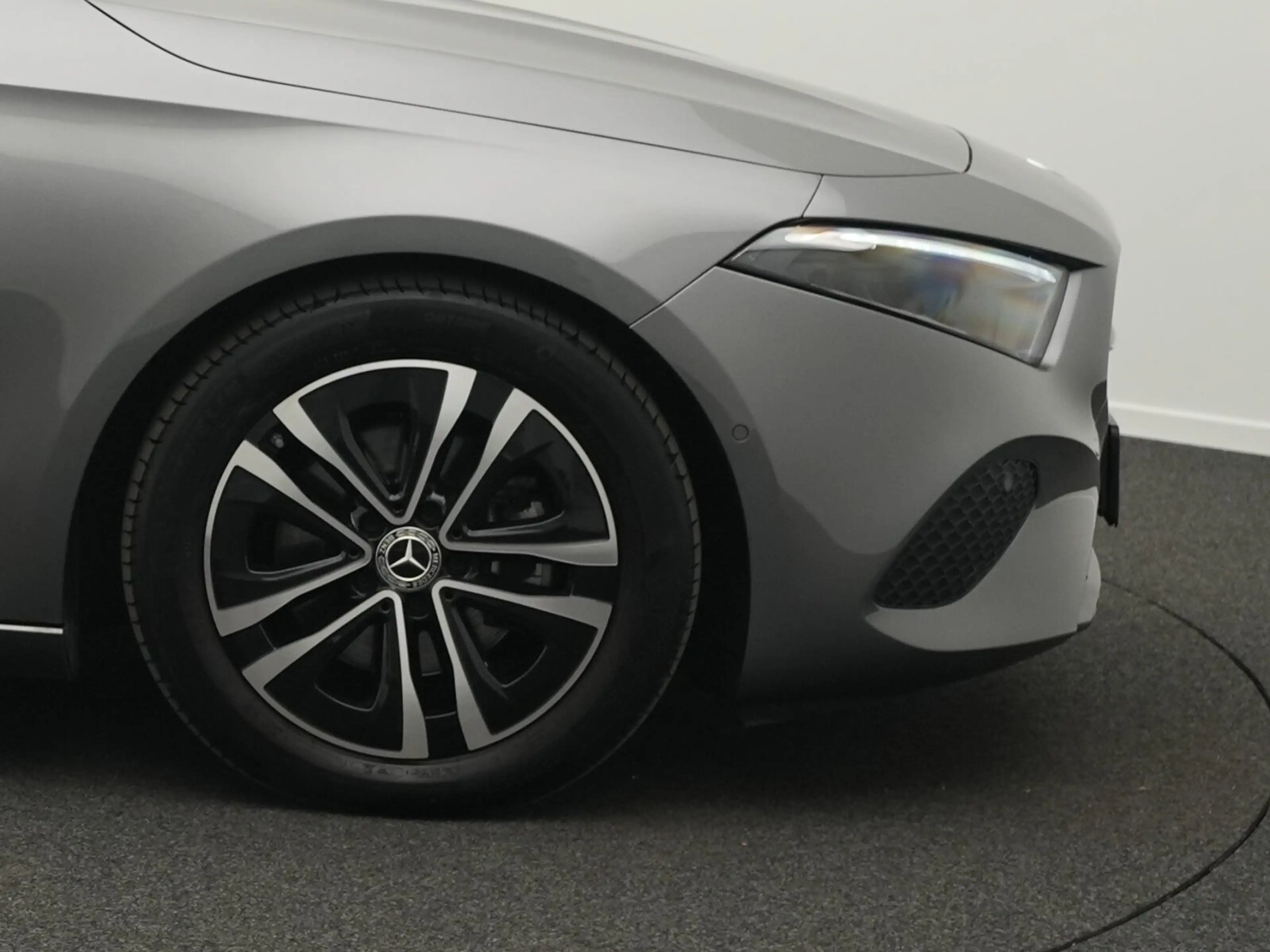 Mercedes-Benz A 180 A 180 d Progressive LED+Kamera+MBUX+Apple Navi — photo 8