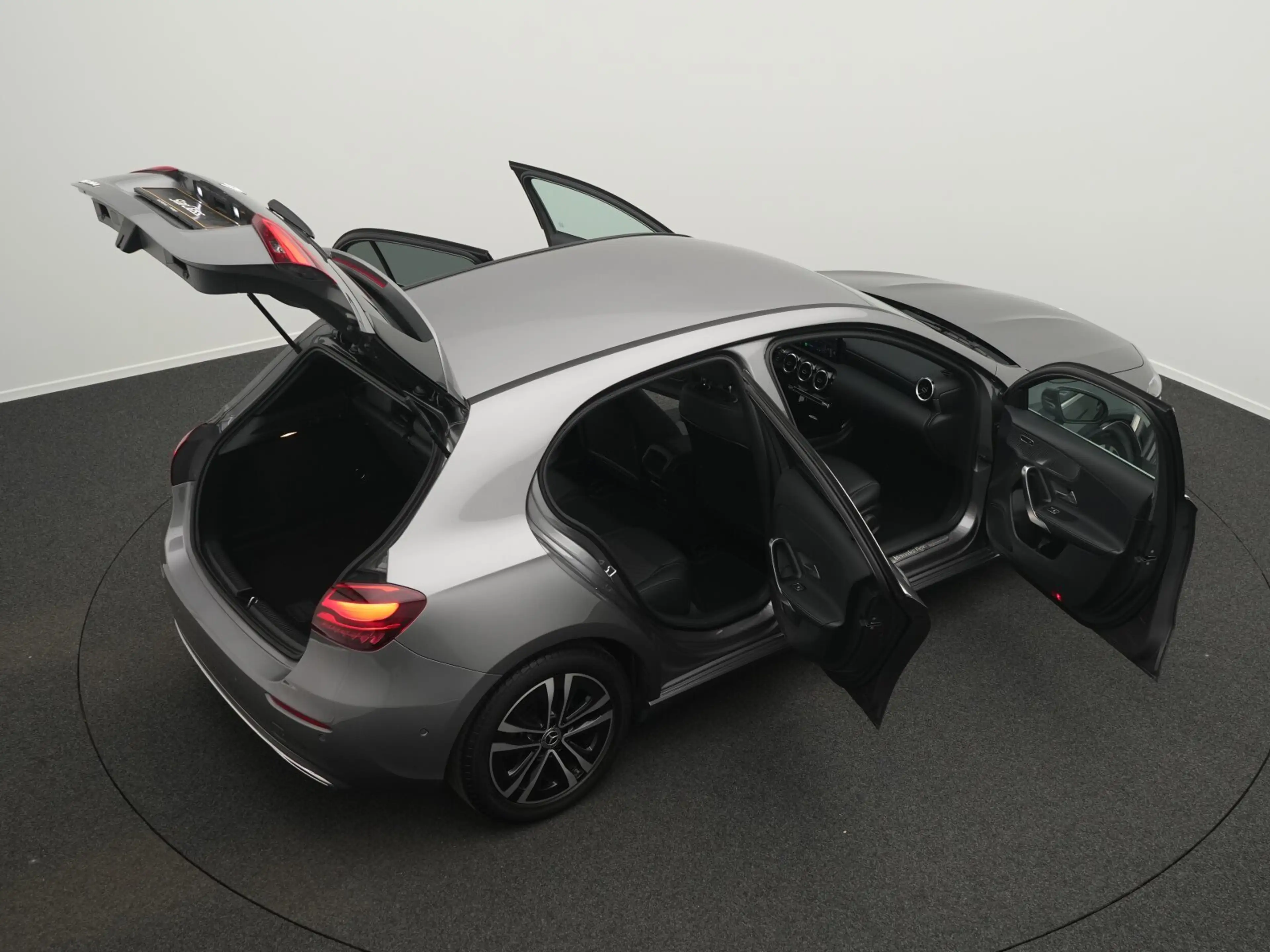 Mercedes-Benz A 180 A 180 d Progressive LED+Kamera+MBUX+Apple Navi — photo 15
