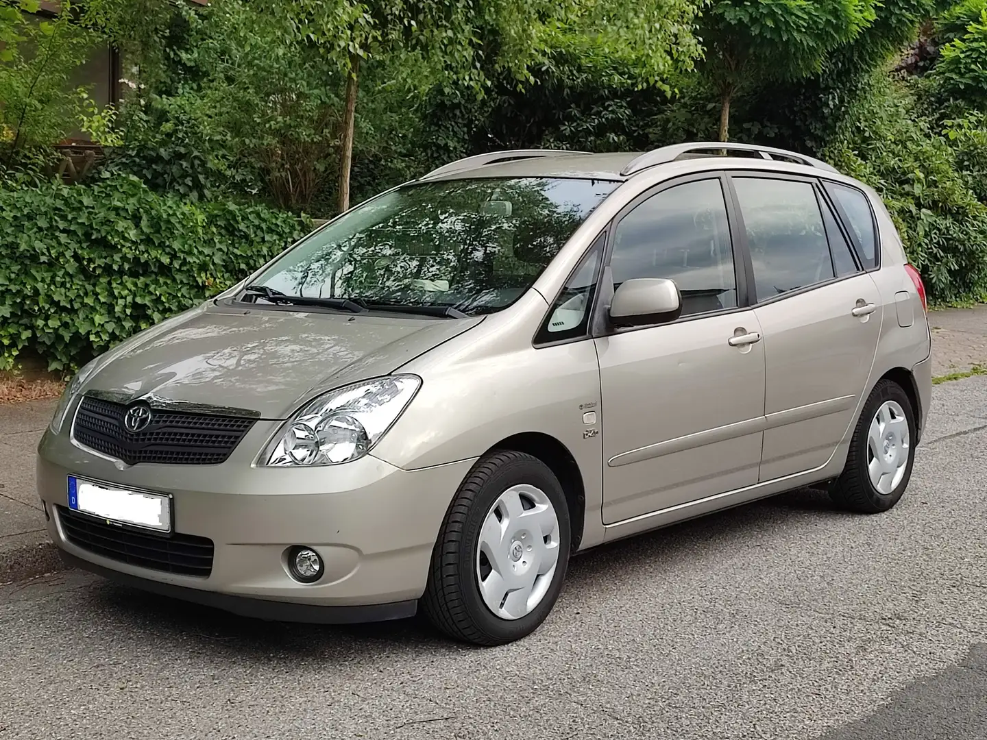 Toyota Corolla Verso Corolla Verso 2.0 D-4D Argent - 1